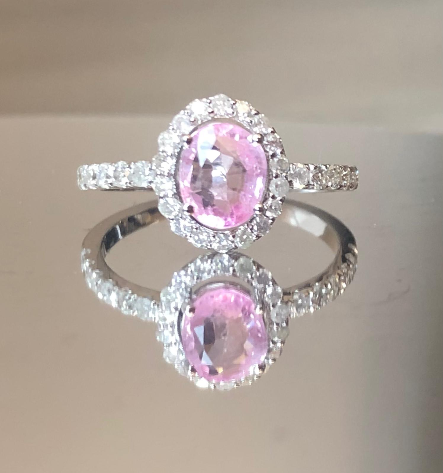 Beautiful Natural Ceylon Pink Sapphire With Diamonds & 18k Gold - Image 4 of 9