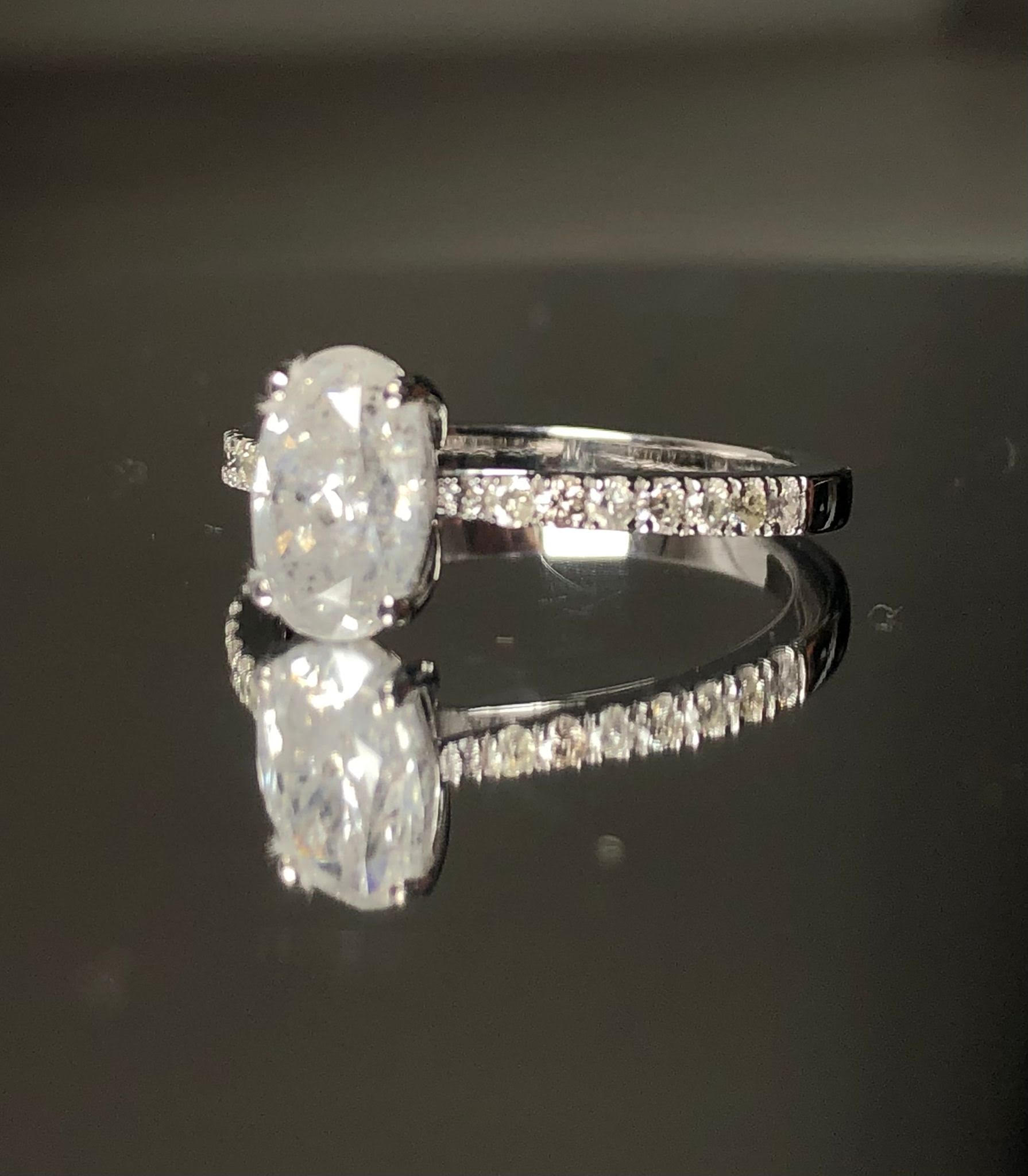 Beautiful Natural 1.69 CT Diamond Ring With 18k Gold - Image 8 of 10