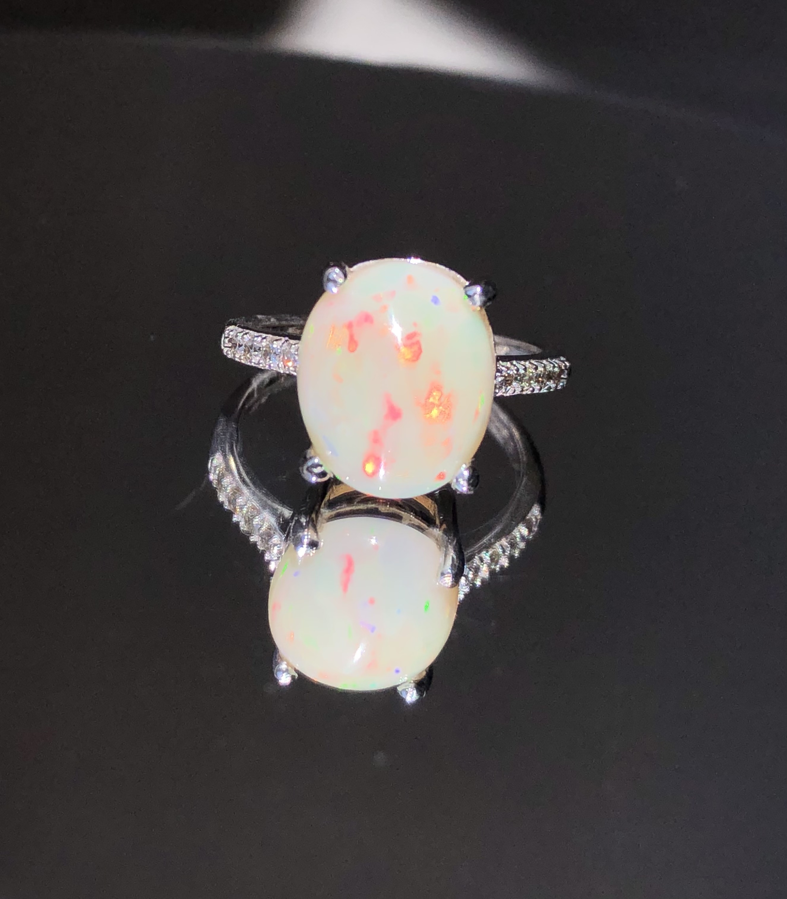 Beautiful Natural 3.15k Fire Opal Ring With Natural Diamonds and 18k Gold - Image 4 of 13