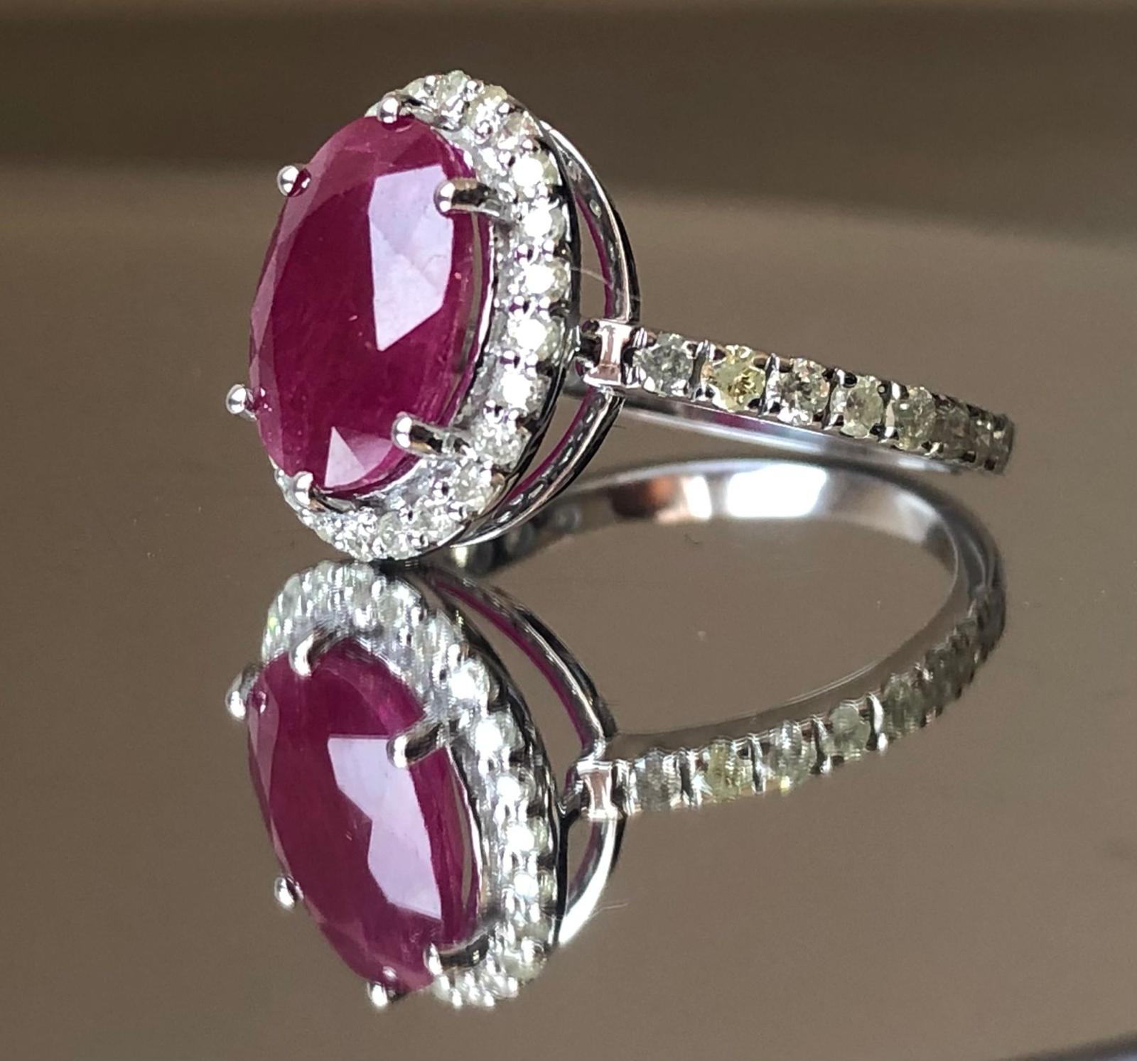 Beautiful Natural Burma Ruby 3.12Ct With Natural Diamonds & 18k Gold - Image 4 of 7