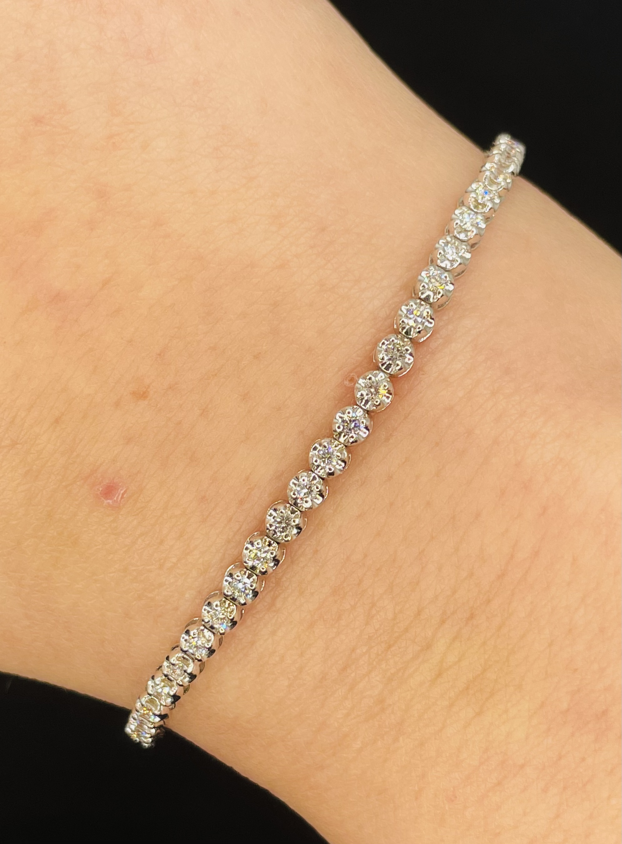 Beautiful 1.45ct VS Diamond Tennis Bracelet with 18k White Gold - Image 3 of 7