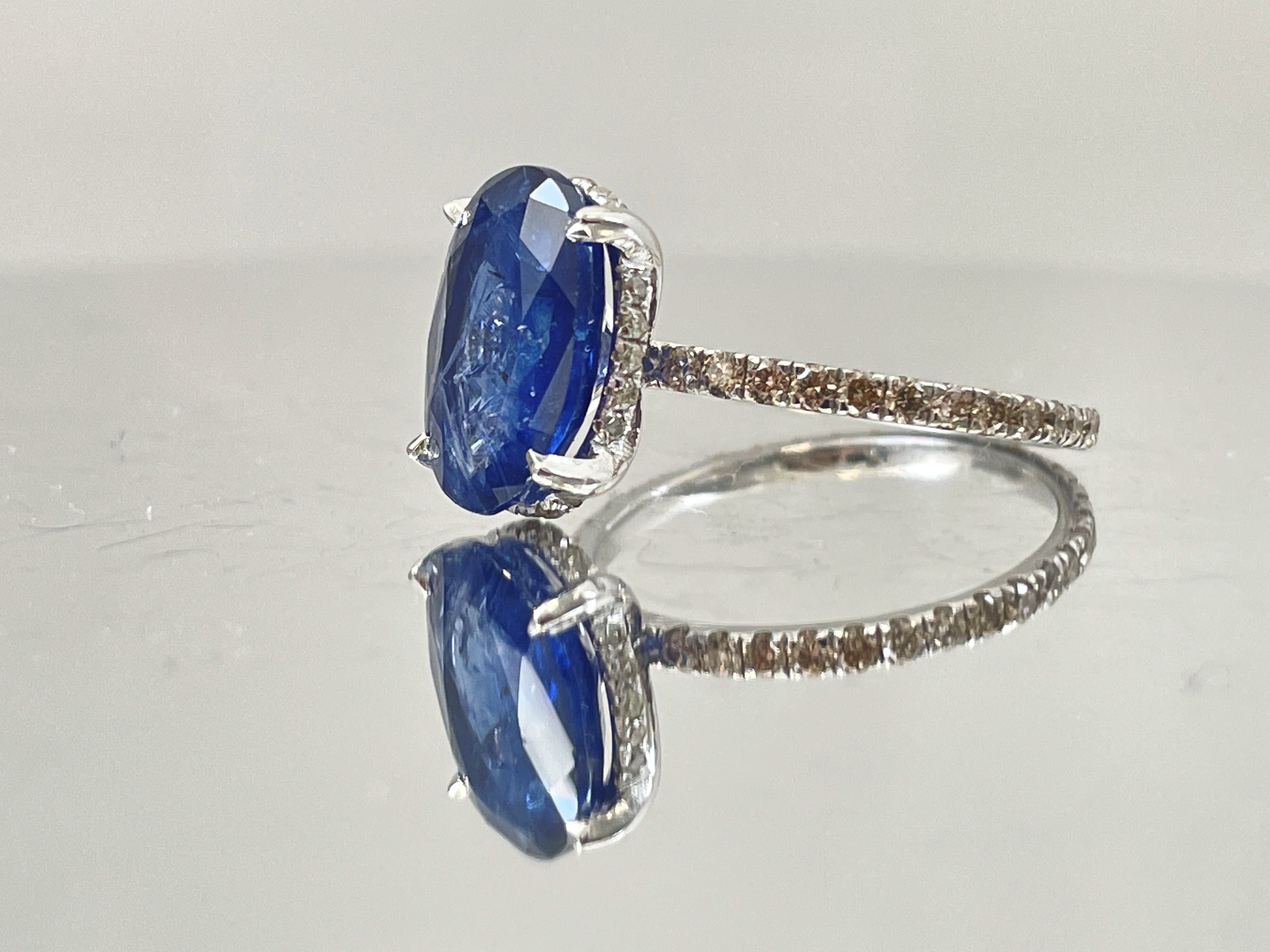 Beautiful 5.38 CT Natural Ceylon Royal Blue Sapphire Diamonds & 18k Gold - Image 2 of 7