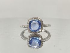 1.94 CT Ceylon Cornflour Blue Sapphire Diamonds & 18k Gold