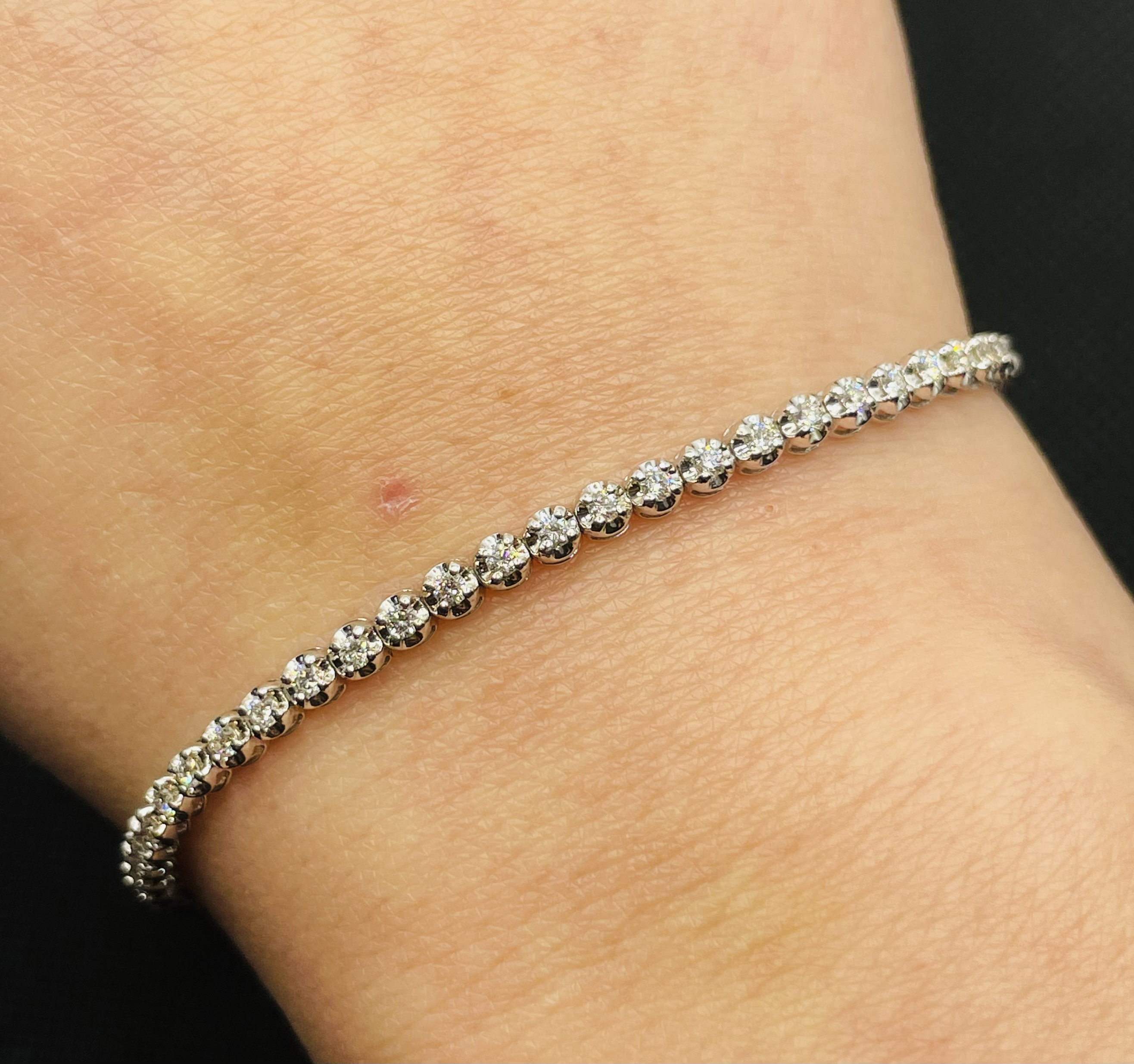 Beautiful 1.45ct VS Diamond Tennis Bracelet with 18k White Gold - Image 7 of 7