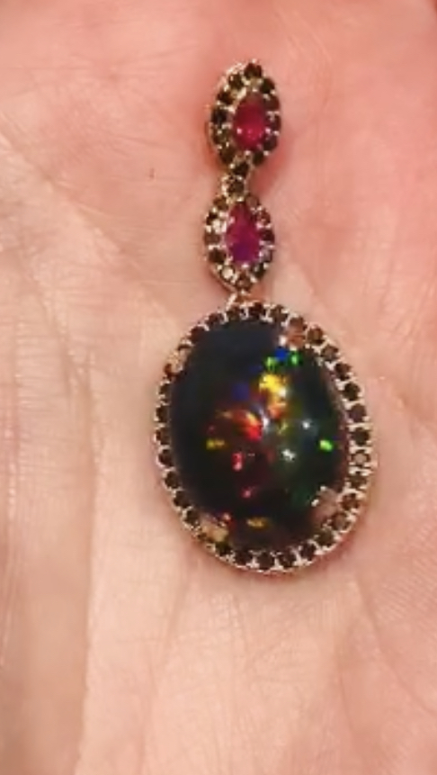 Beautiful Natural 5.40cts Black Opal Pendant Ruby & Diamonds & 18k Rose Gold - Image 2 of 14