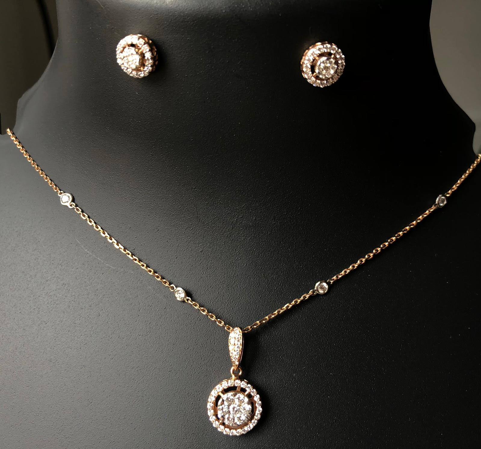 Beautiful 2.08 Carat Diamond Necklace and Earrings Set With 18k Gold - Image 6 of 12