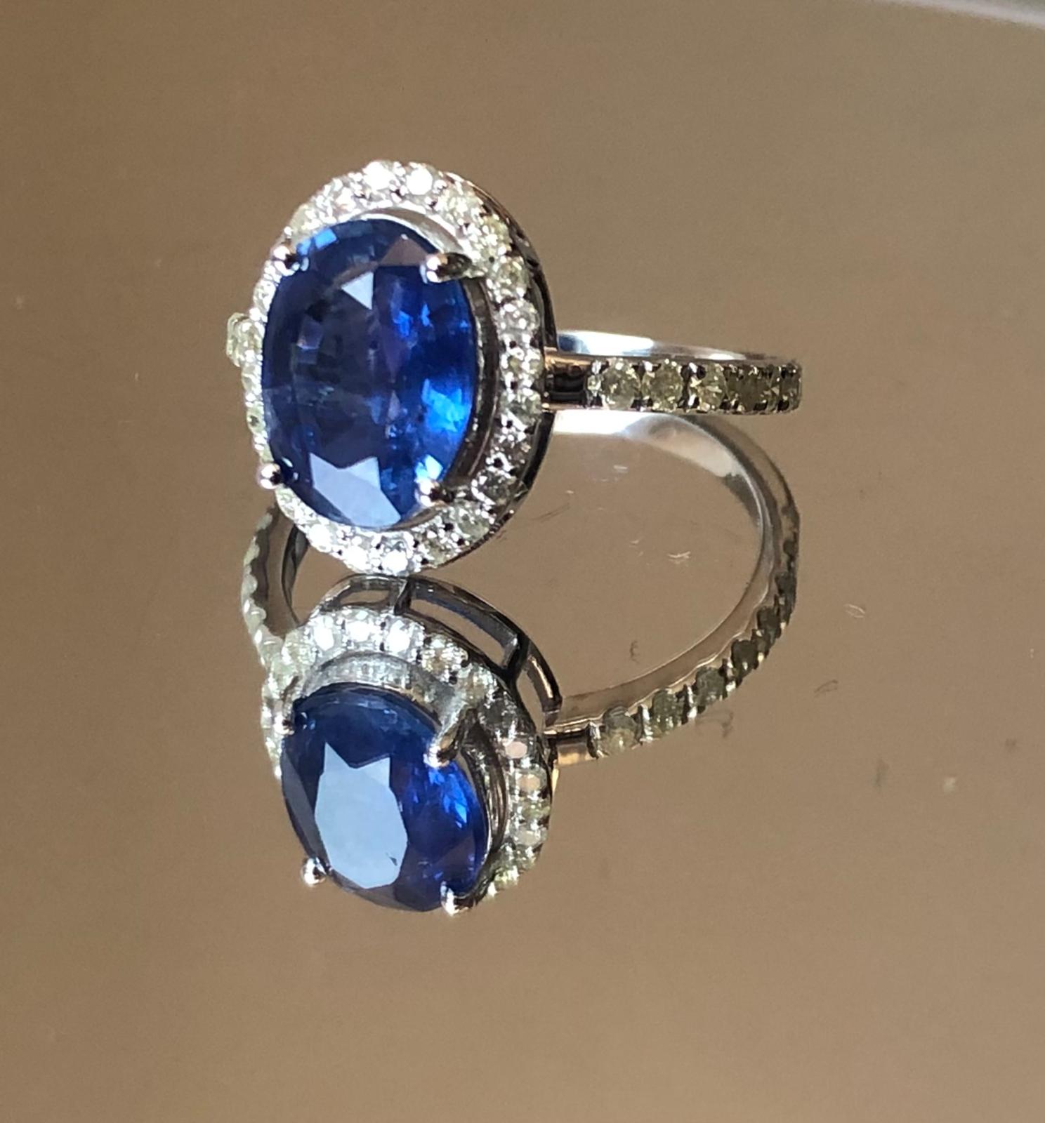 Beautiful Natural Ceylon Royal Blue Sapphire W Natural Diamonds & 18k Gold - Image 3 of 9