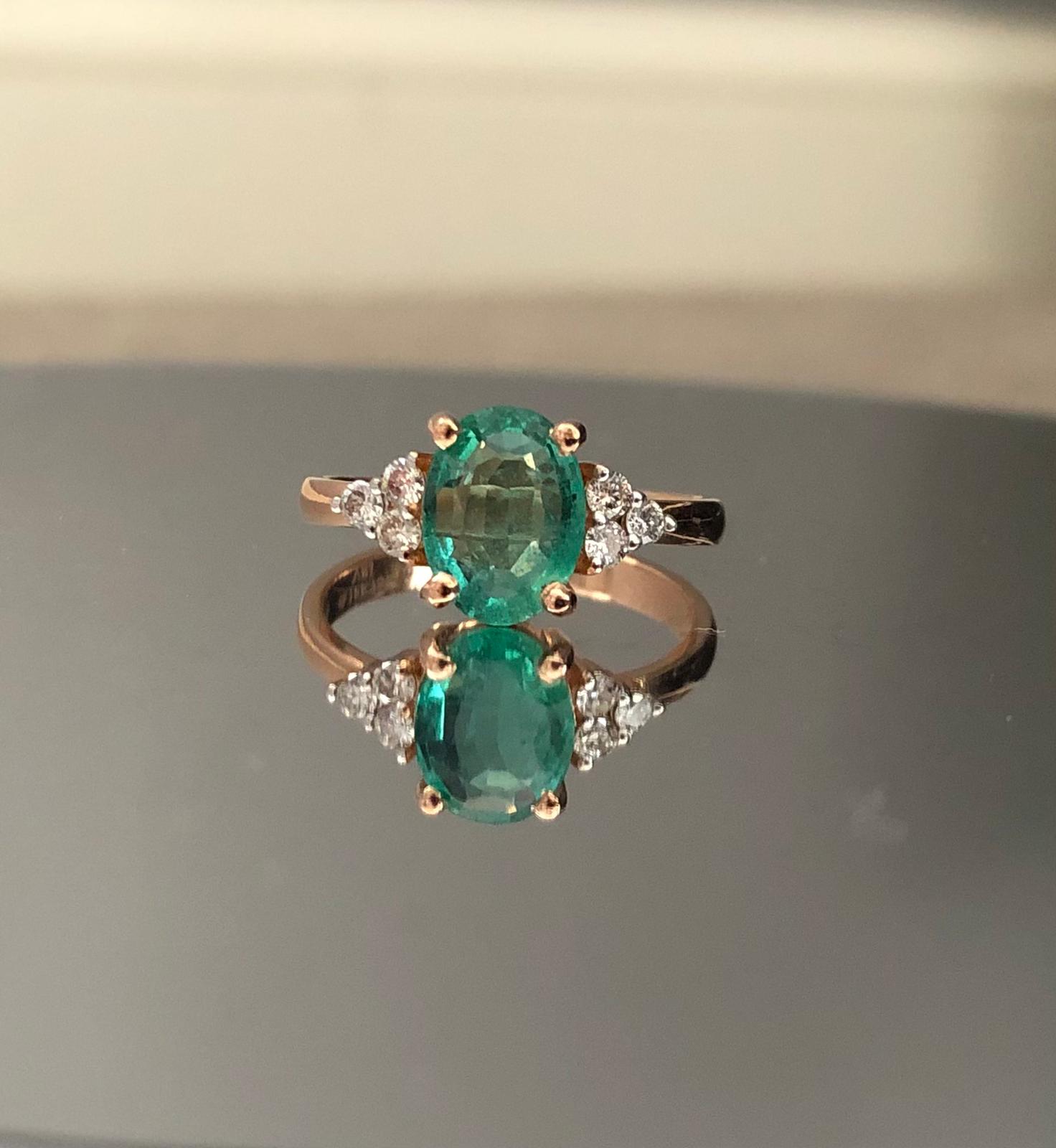 Beautiful 1.83 Carat Natural Emerald Ring With Natural Diamonds and 18k Gold
