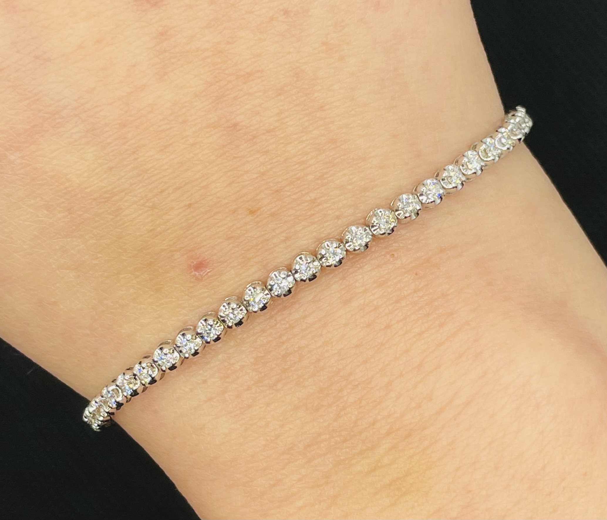 Beautiful 1.45ct VS Diamond Tennis Bracelet with 18k White Gold - Image 5 of 7