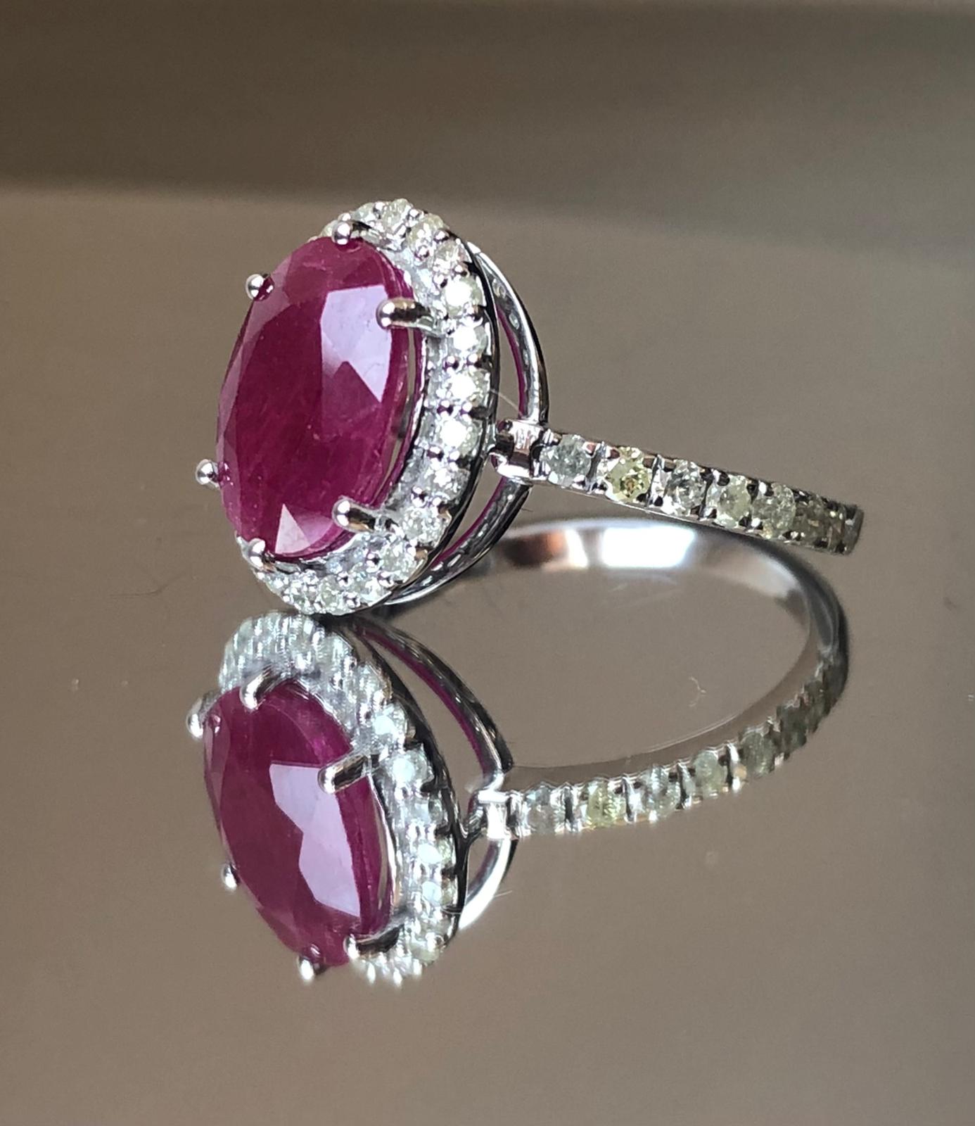 Beautiful Natural Burma Ruby 3.12Ct With Natural Diamonds & 18k Gold - Image 5 of 7