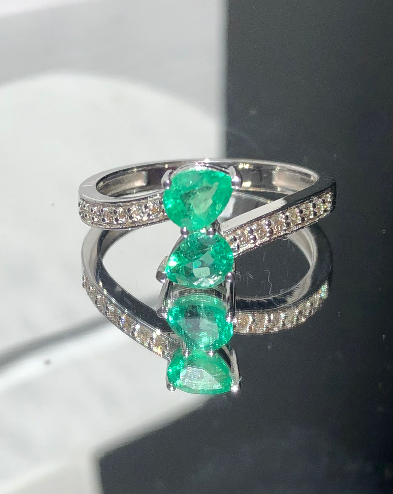 Slytherin Harry Potter Natural Emerald Ring With Natural Diamonds And 18k Gold - Image 2 of 8