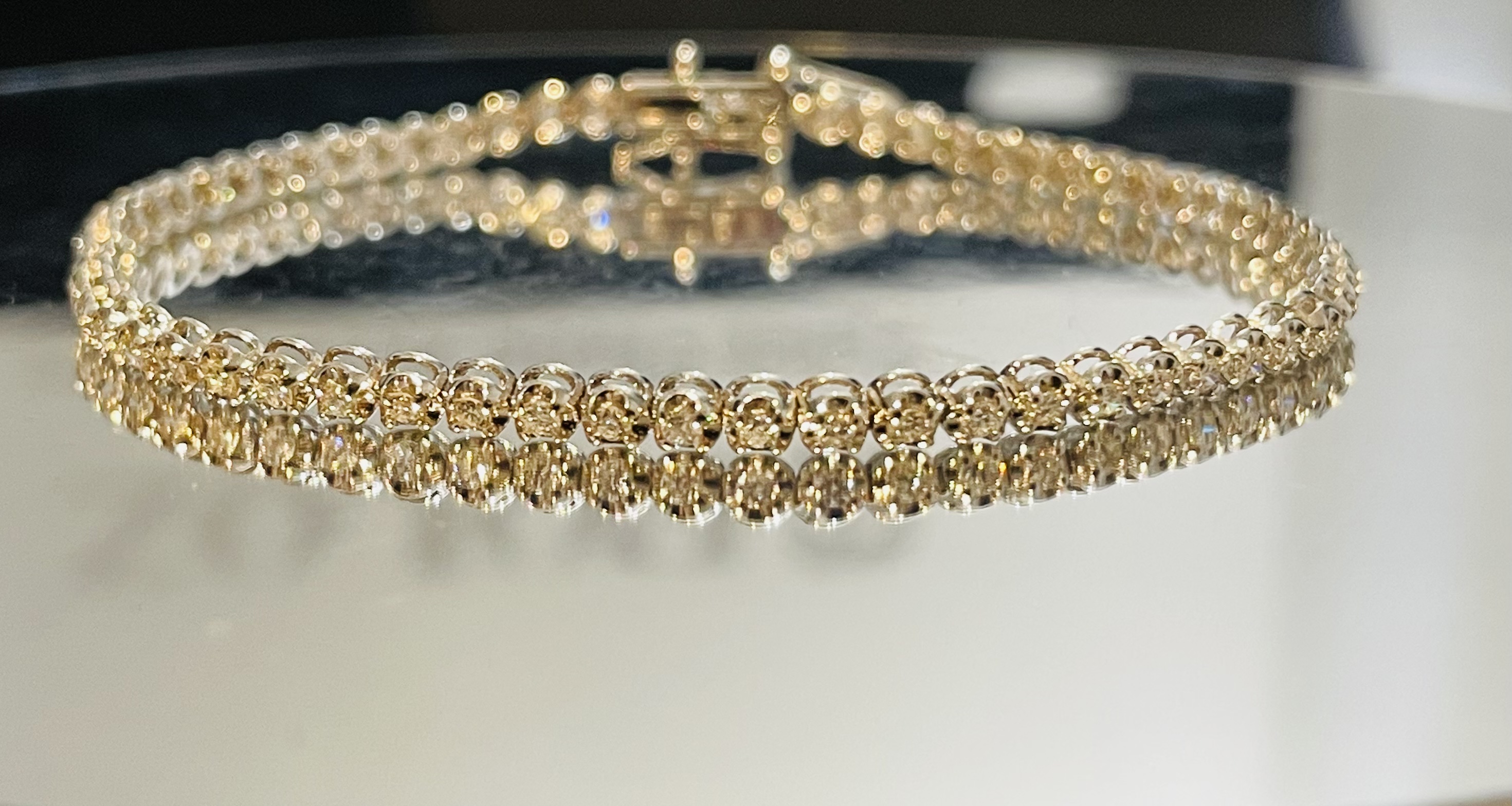 Beautiful 1.45ct VS Diamond Tennis Bracelet with 18k White Gold - Image 4 of 7