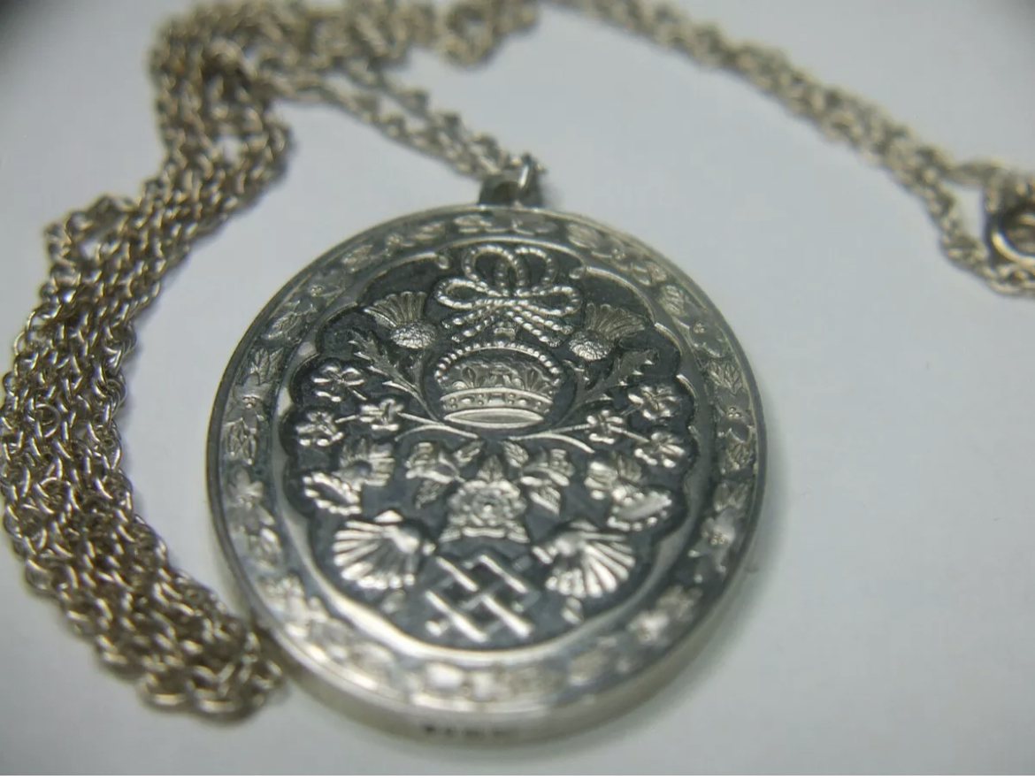 Sterling Silver Prince Charles & Lady Diana Pendant & Chain - Image 2 of 3