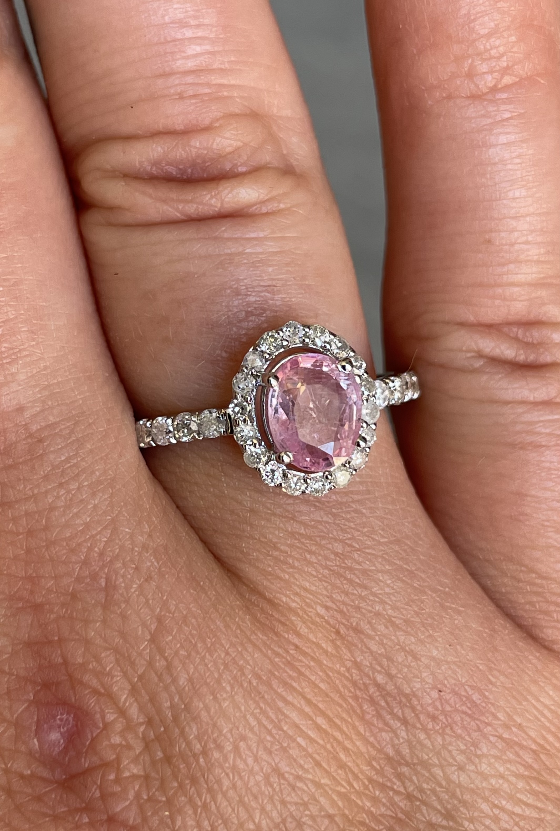 Beautiful Natural Ceylon Pink Sapphire With Diamonds & 18k Gold - Image 9 of 9