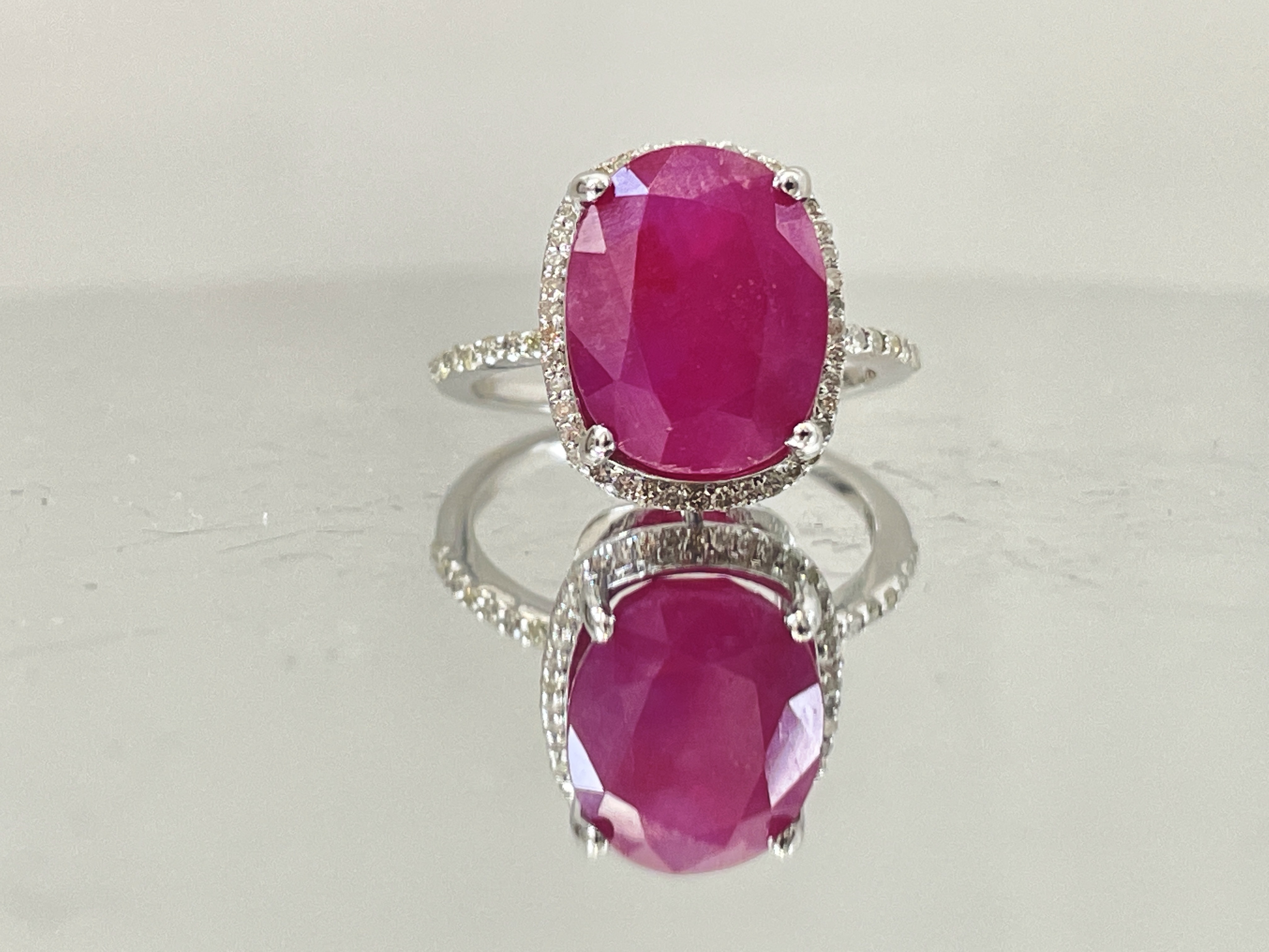 Natural Burma Ruby 9.16 Ct With Natural Diamonds & 18kGold