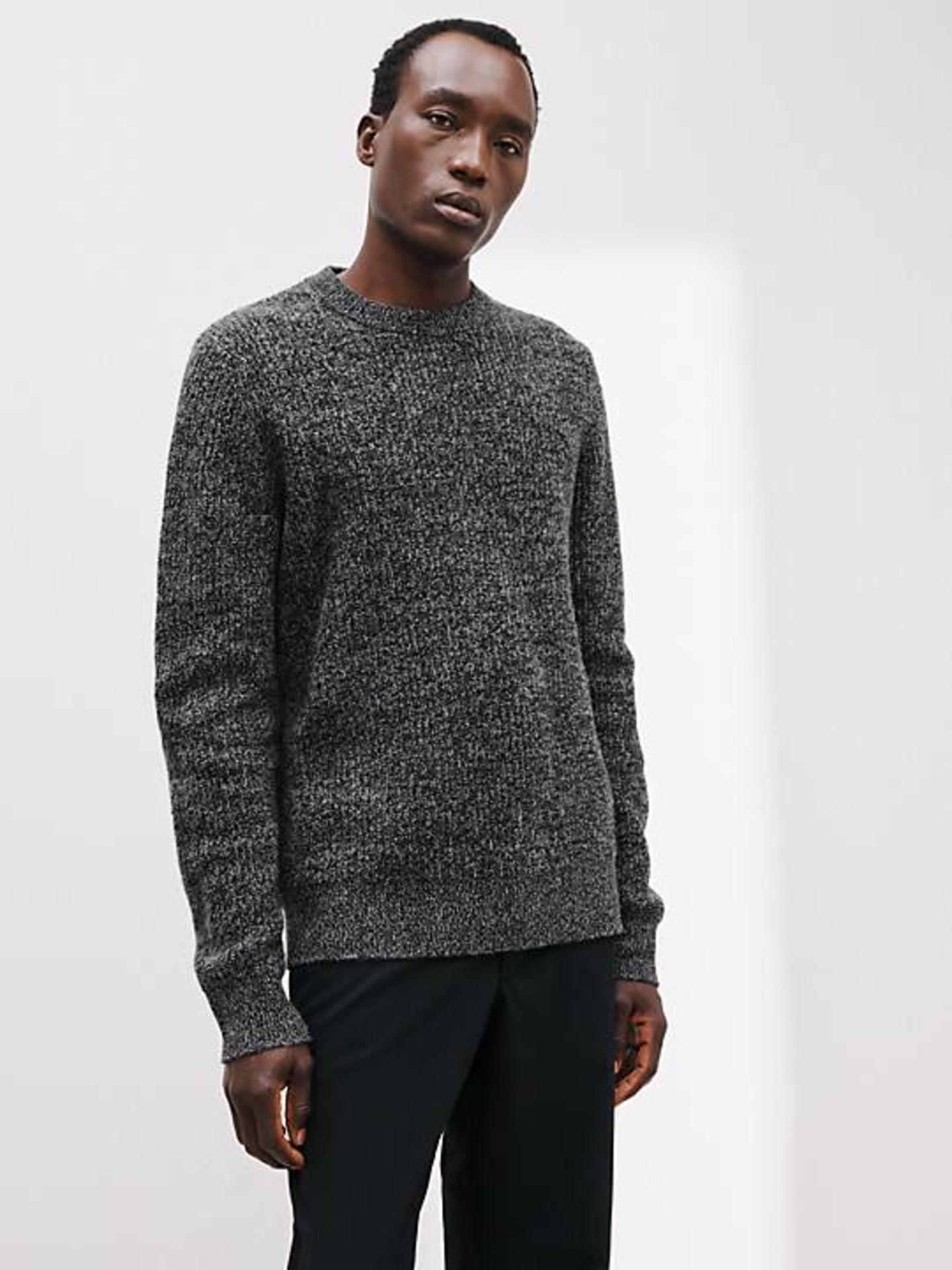 Pallet of Raw Customer Returns - Category - FASHION - P100126593 - Image 39 of 47