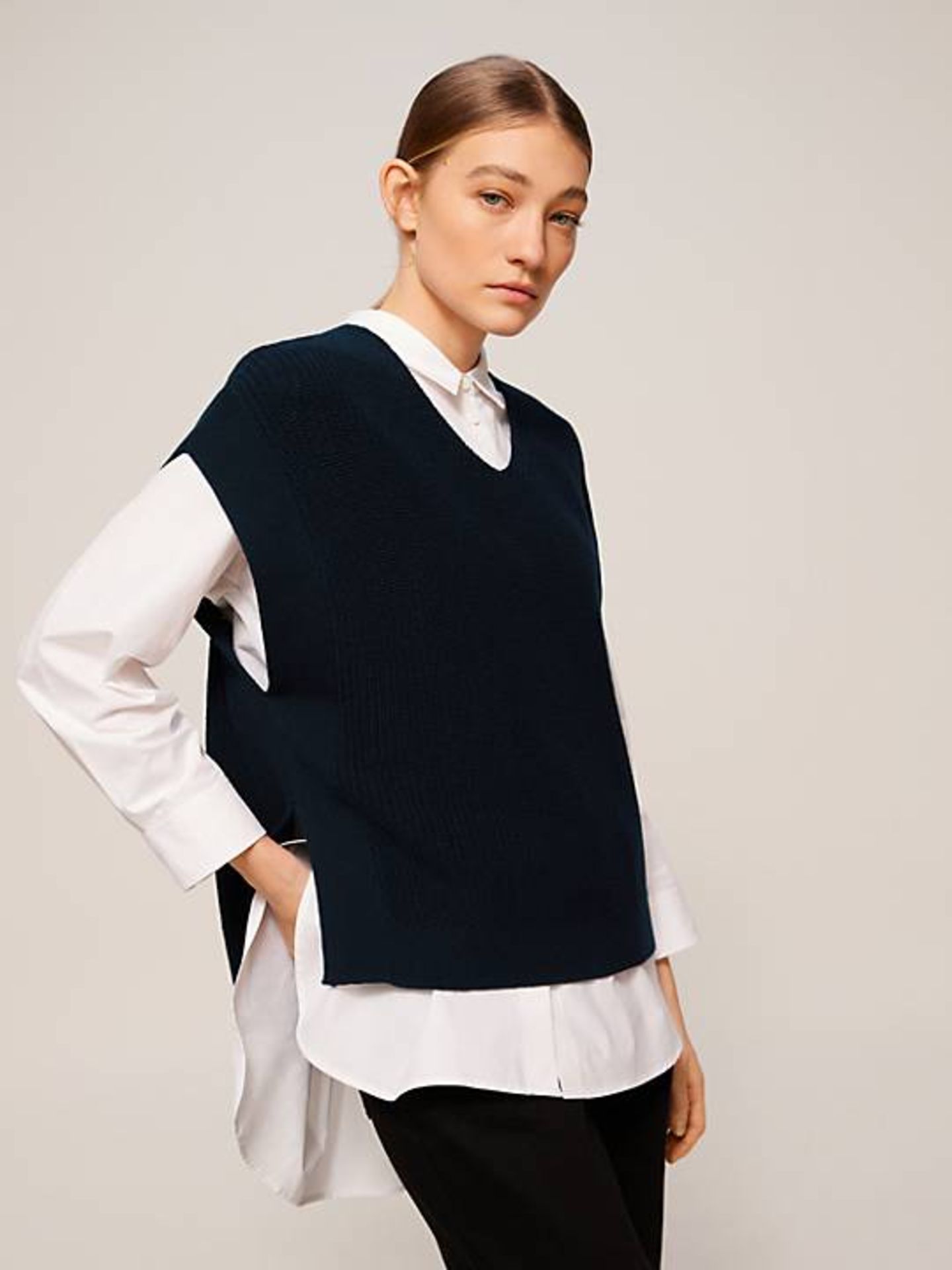 Pallet of Raw Customer Returns - Category - FASHION - P100126593 - Image 46 of 47