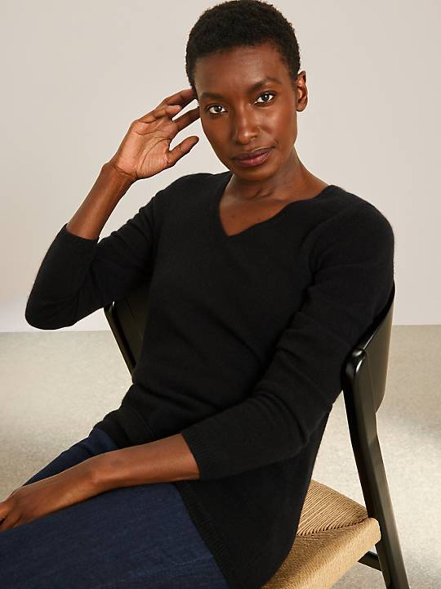 Pallet of Raw Customer Returns - Category - FASHION - P100126593 - Image 43 of 47