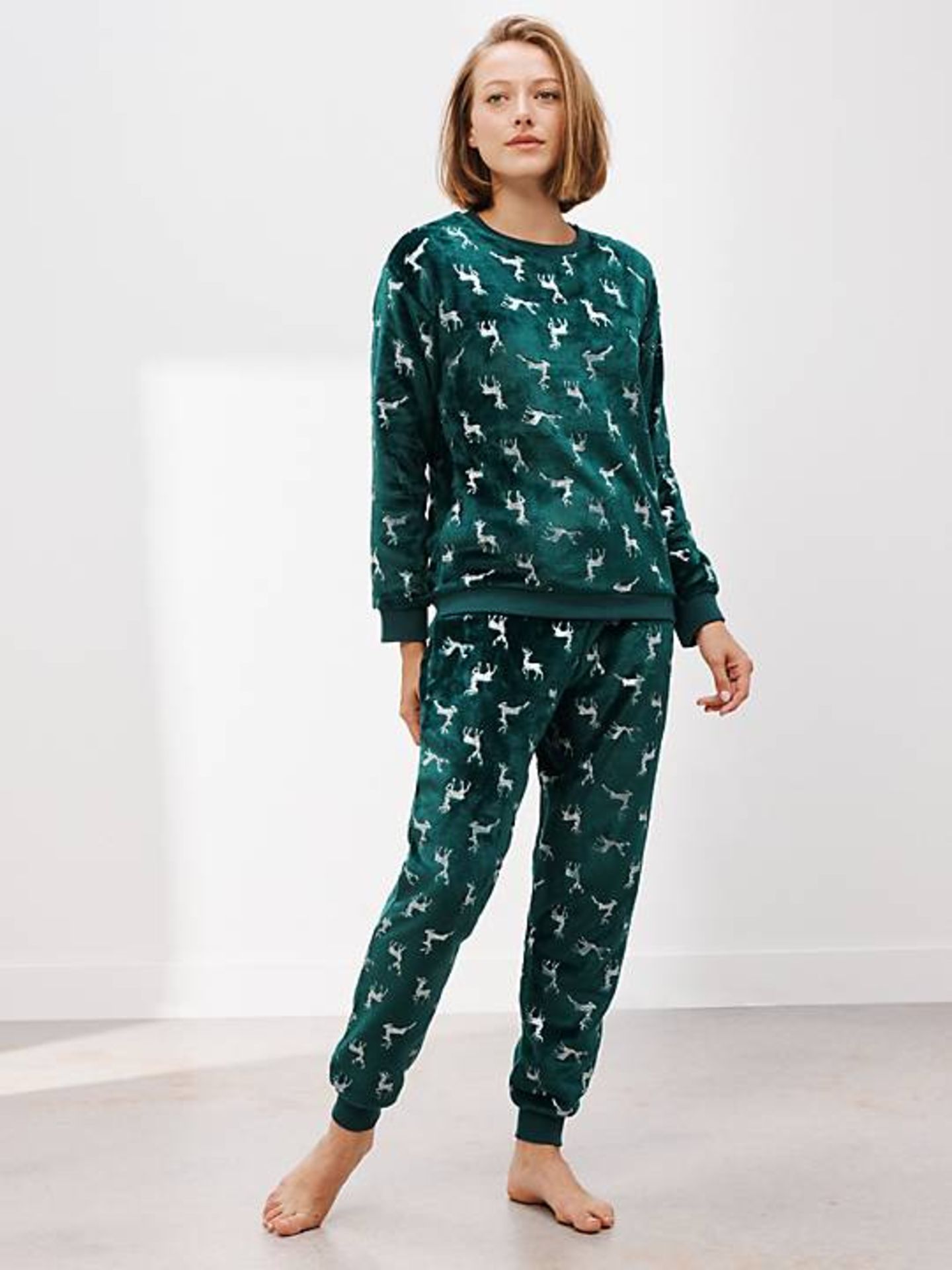 Pallet of Raw Customer Returns - Category - FASHION - P100126593 - Image 23 of 47