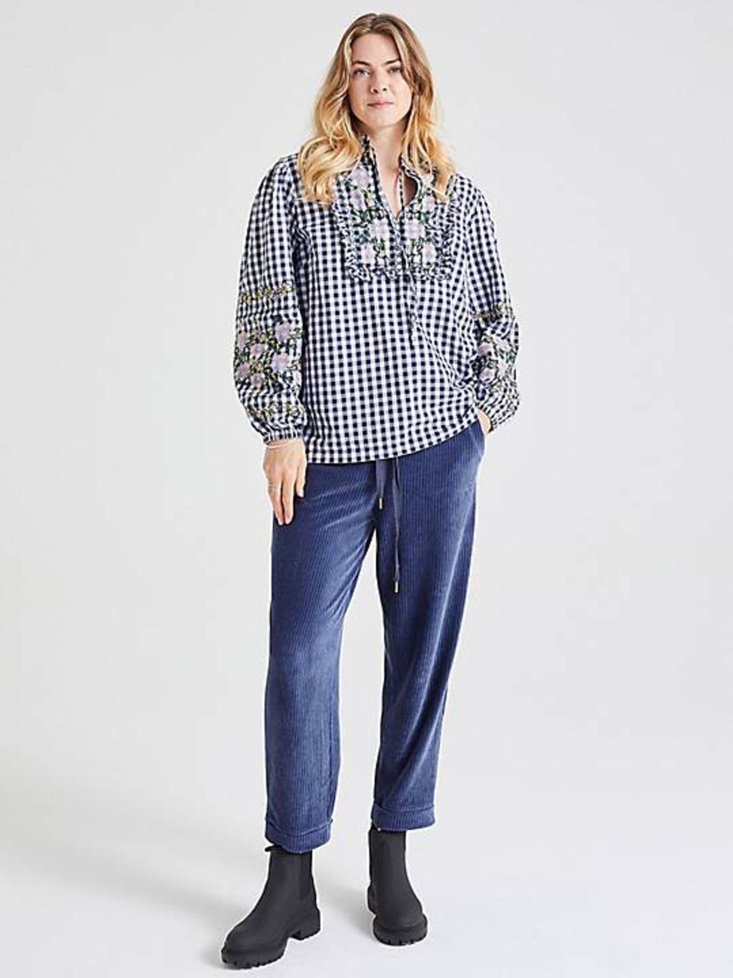 Pallet of Raw Customer Returns - Category - FASHION - P100126593 - Image 10 of 47