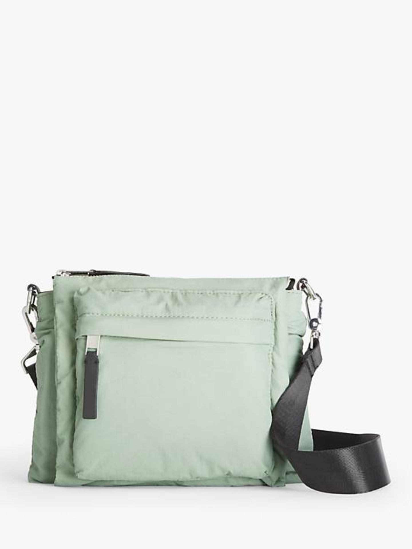 Pallet of Raw Customer Returns - Category - FASHION - P100126593 - Image 33 of 47