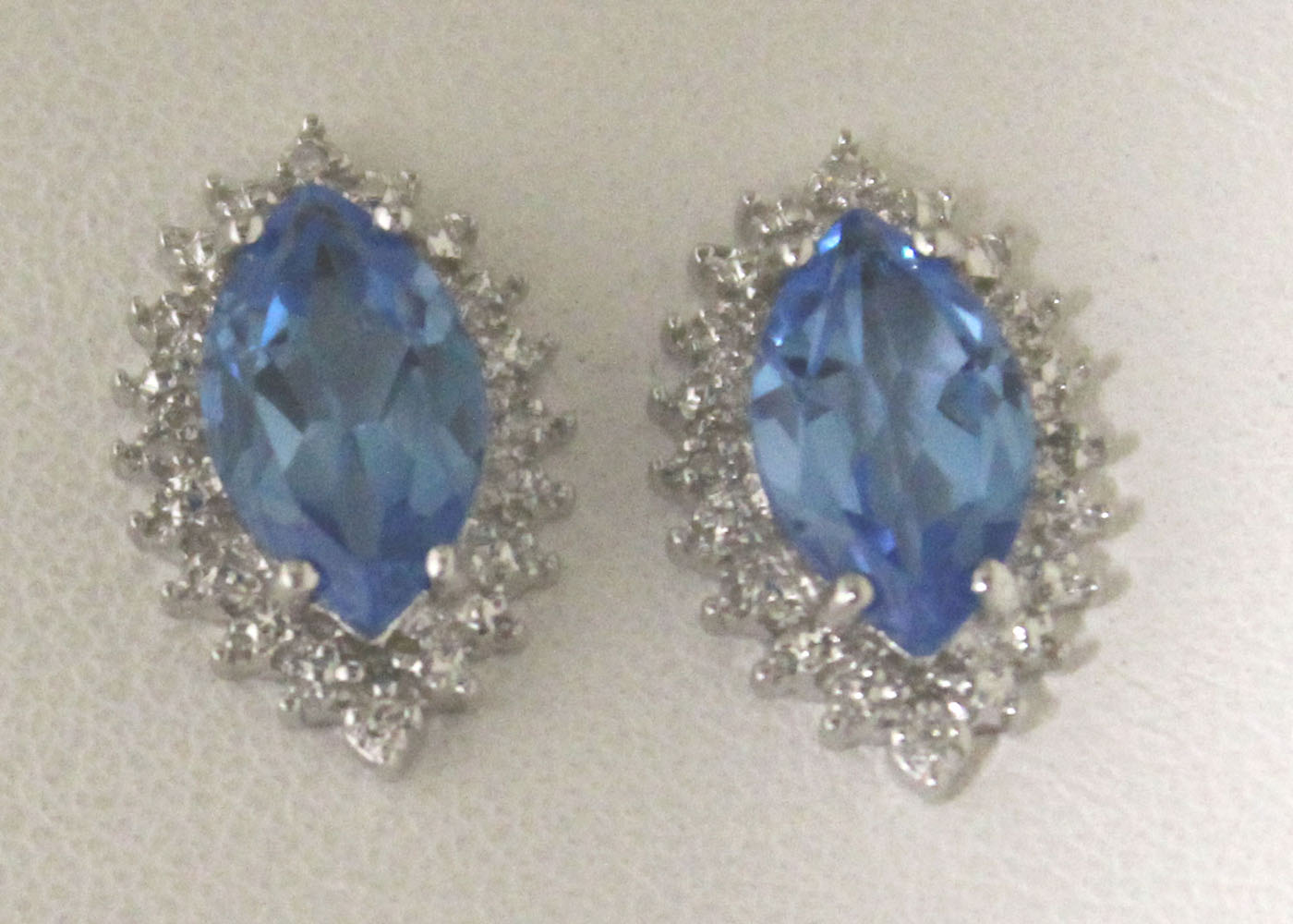 9ct White Gold Diamond and Blue Topaz Earring (BT3.73) 0.02 Carats - Image 4 of 5