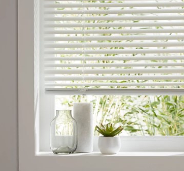 11 X Studio White Aluminium Venetian Blinds 180 X 180cm RRP £35.00 Each