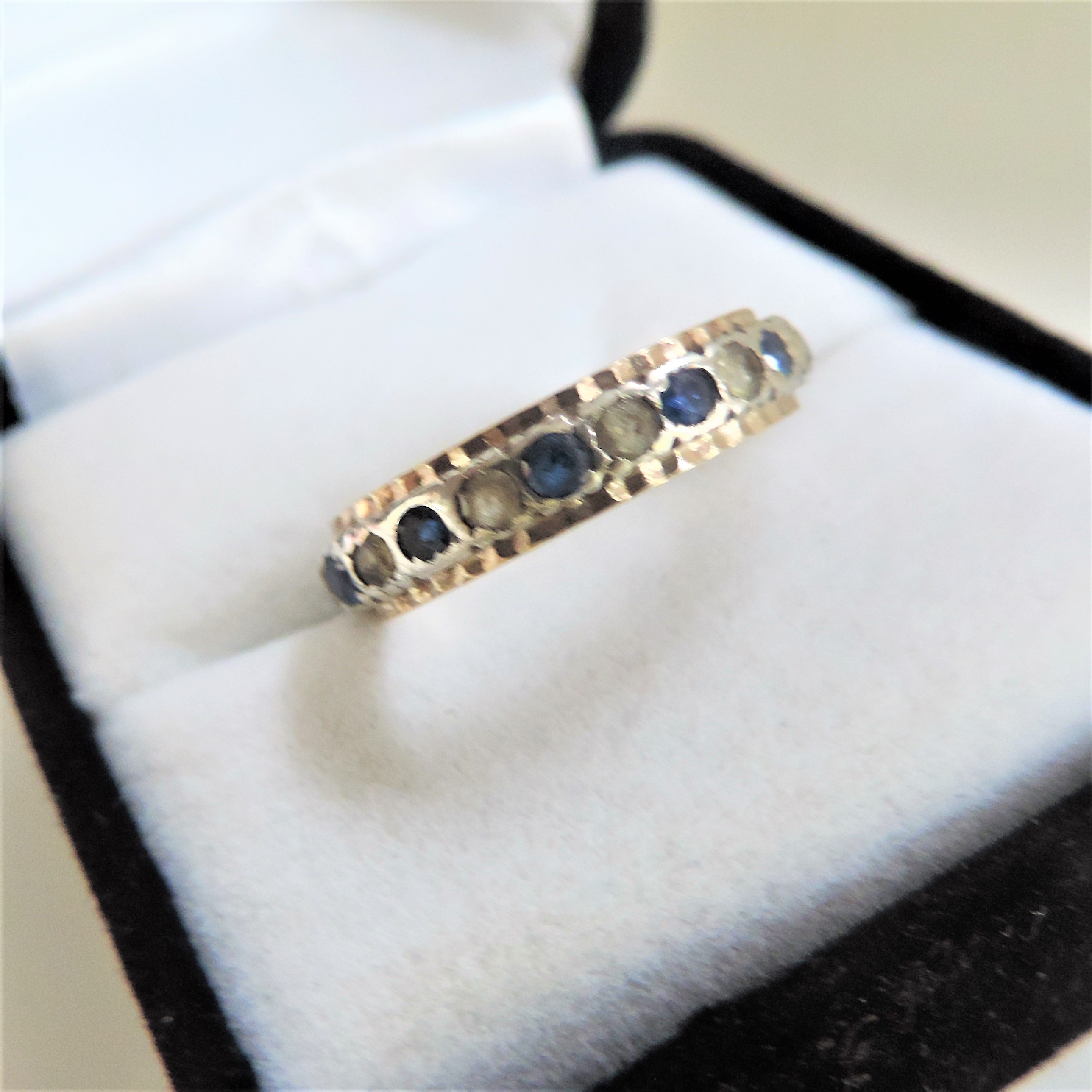 Vintage 9k Gold Gemstone Eternity Ring - Image 3 of 4