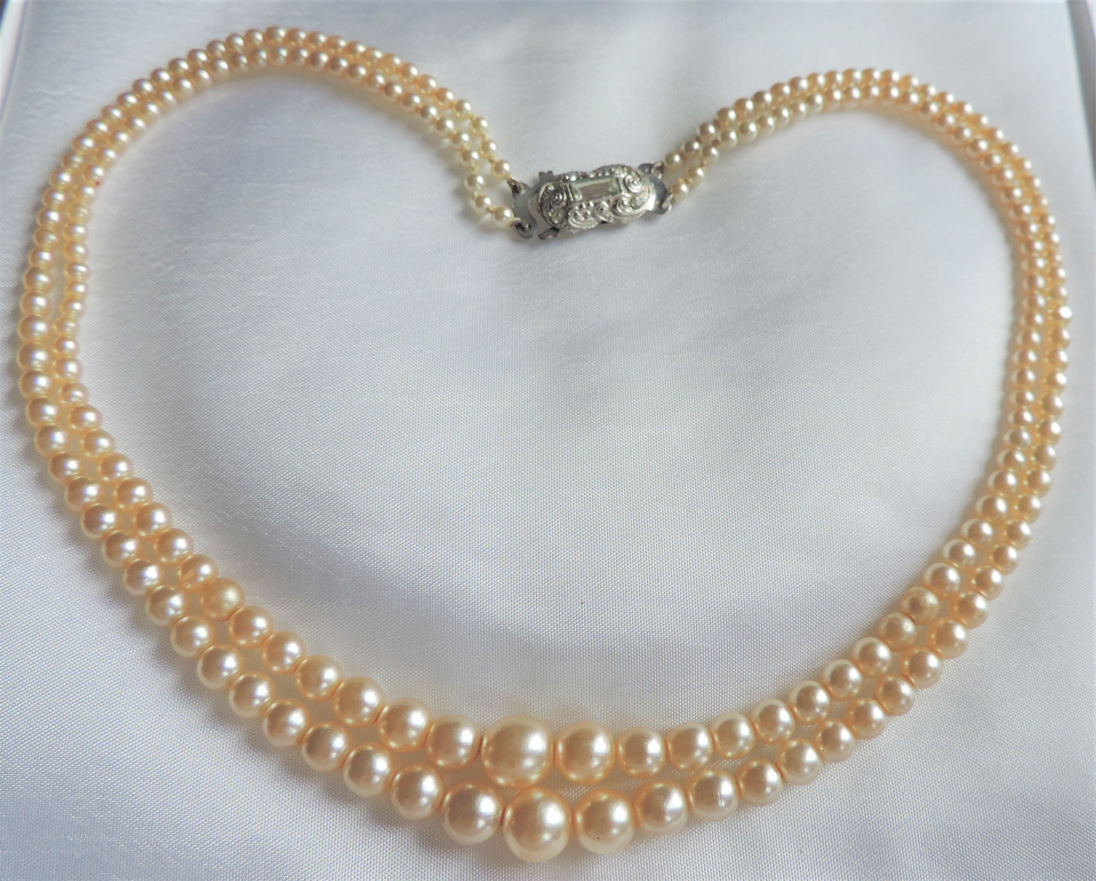 Vintage 17 inch Double Strand Graduated Pearl Necklace with Gift Pouch - Image 3 of 4