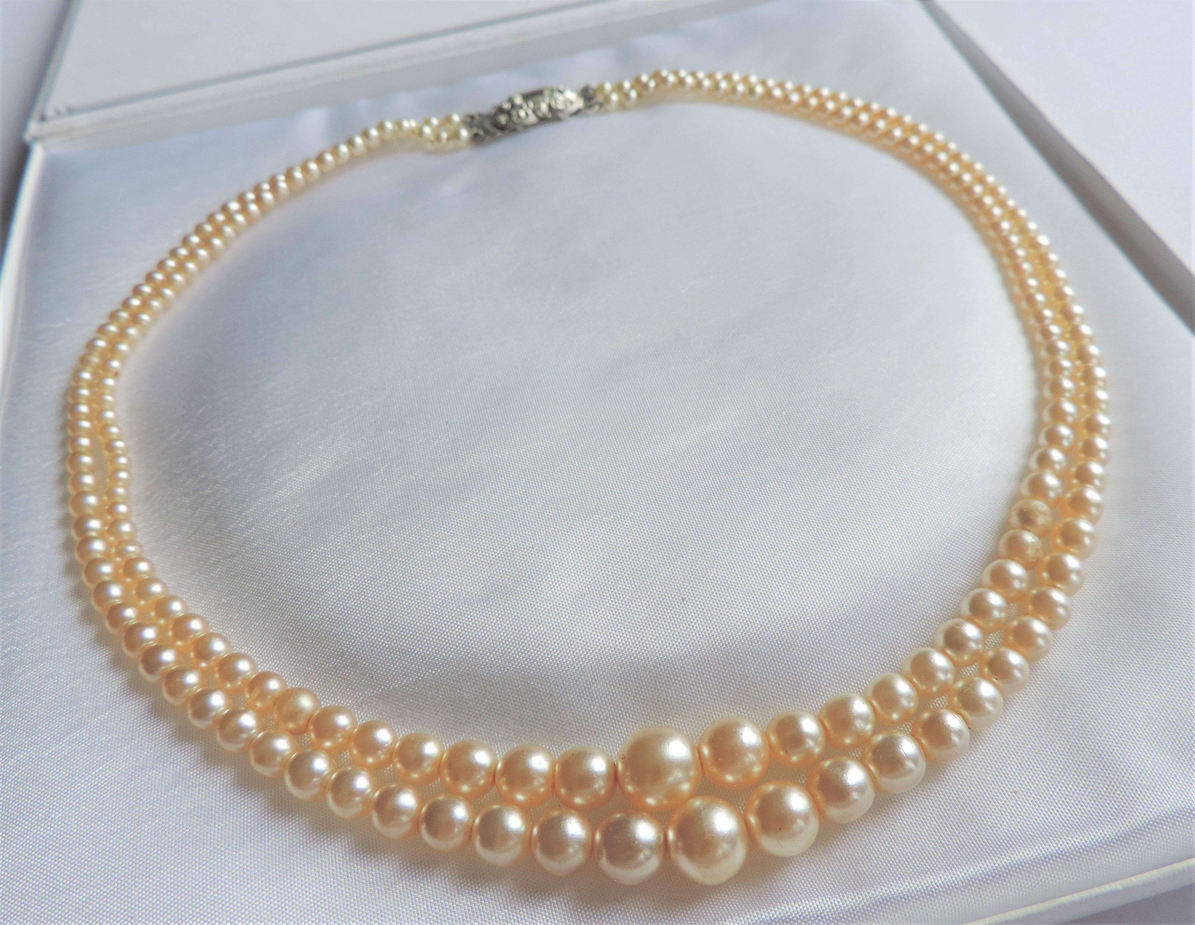 Vintage 17 inch Double Strand Graduated Pearl Necklace with Gift Pouch - Image 2 of 4