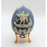 Franklin Mint Wedgwood Jasperware Style Decorative Egg