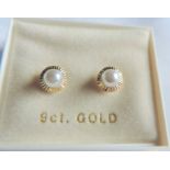 Pair 9ct Gold Pearl Stud Earrings New with Gift Pouch