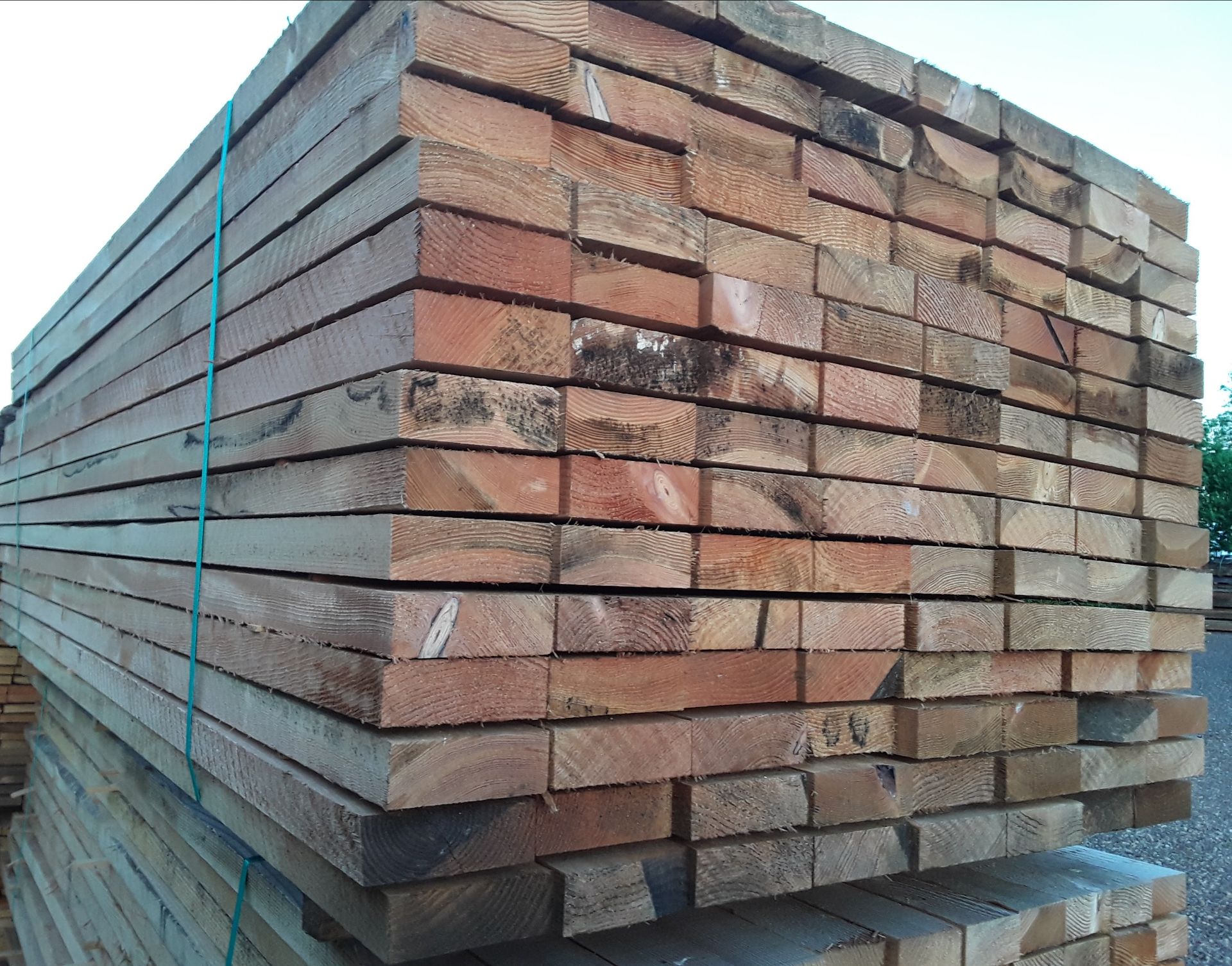 30x Softwood Timber Sawn Mixed Larch / Douglas Fir Fencing Rails 2" X 6" X 3M - Image 3 of 5