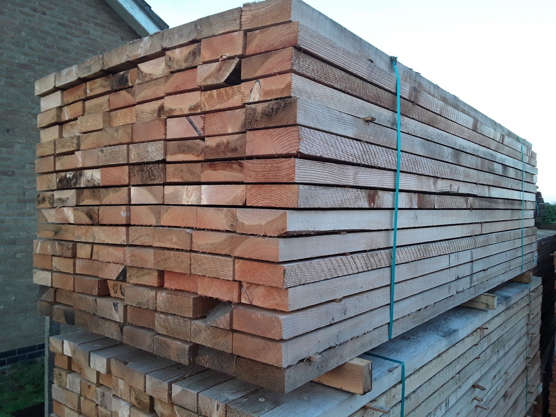 30x Softwood Timber Sawn Mixed Larch / Douglas Fir Fencing Rails 2" X 6" X 3M