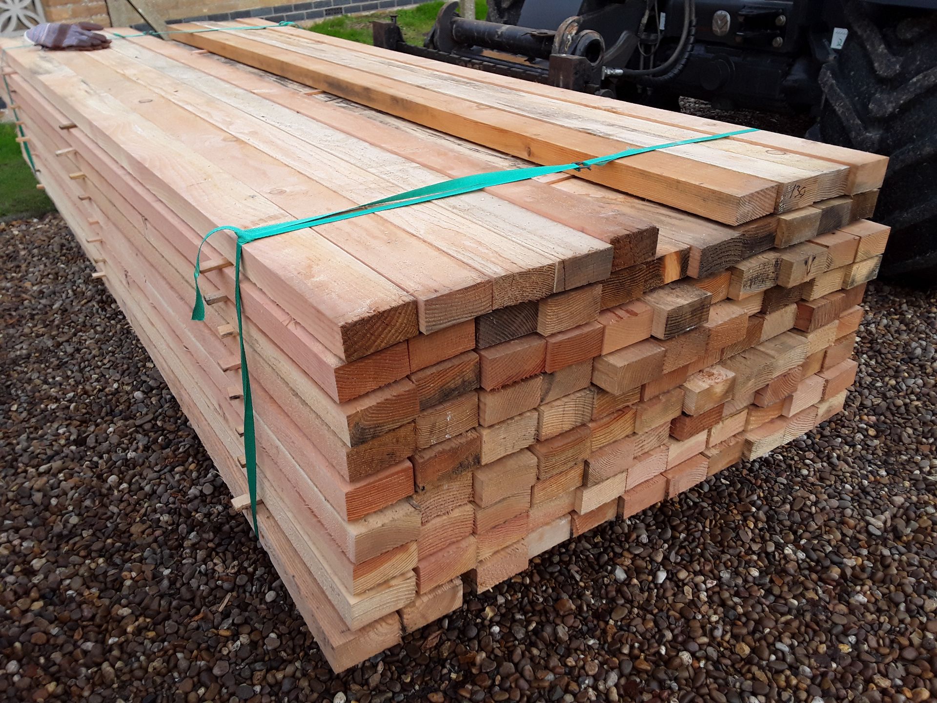 50x Softwood Fresh Sawn Mixed Larch / Douglas Fir Fencing Rails 2" x 4" x 3m - Image 2 of 2