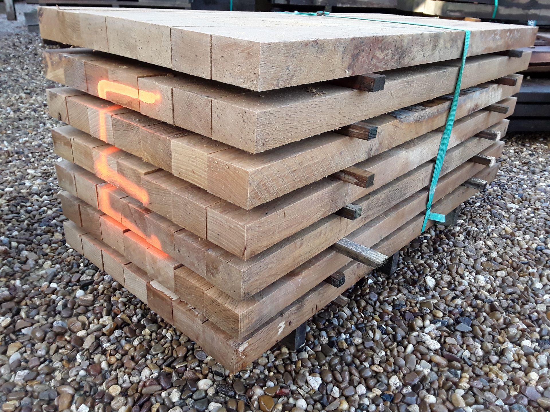 49x Hardwood Fresh Sawn Timber English Oak Posts - Image 5 of 5