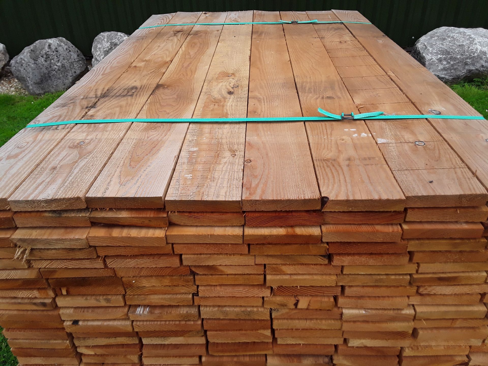 50x Softwood Fresh Sawn Mixed Larch / Douglas Fir Boards / Planks / Cladding 1" x 6" x 6FT - Image 2 of 4