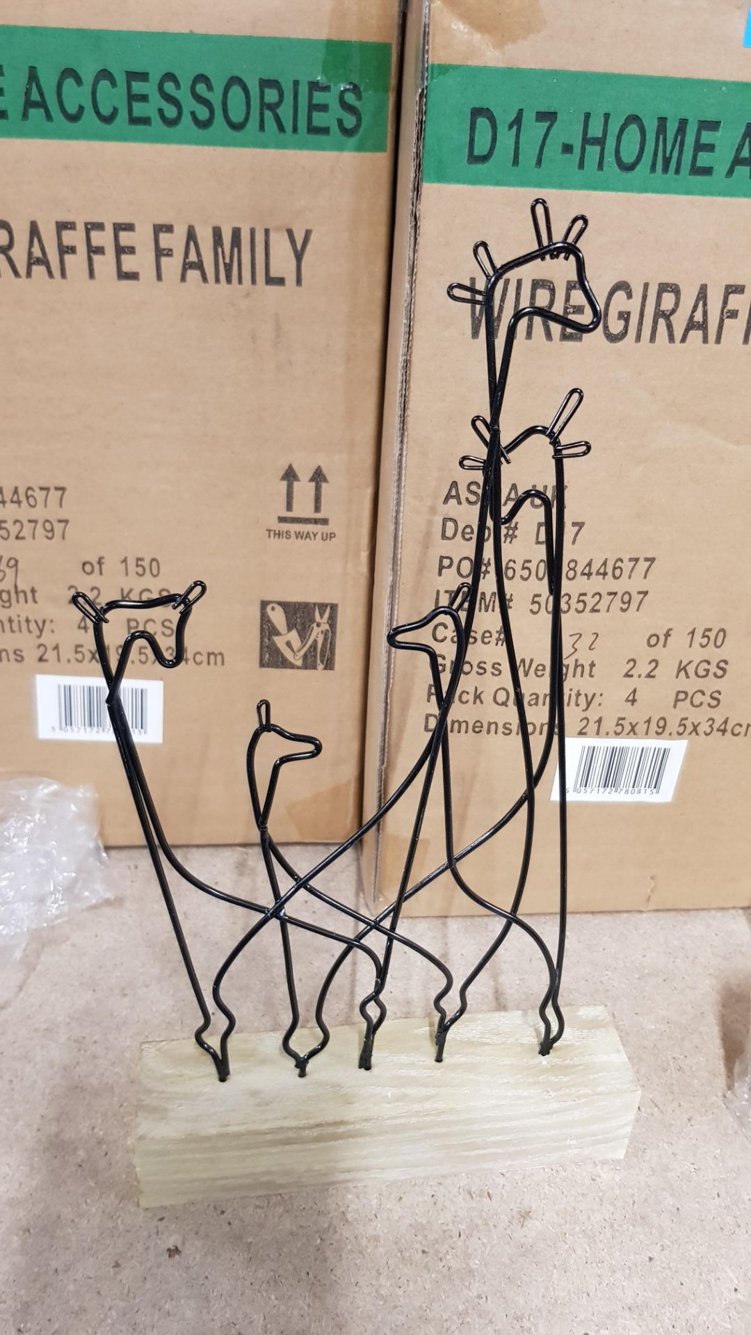 (2B) RRP £96. 12x Wire Giraffe Family Ornament RRP £8 Each. - Image 4 of 4