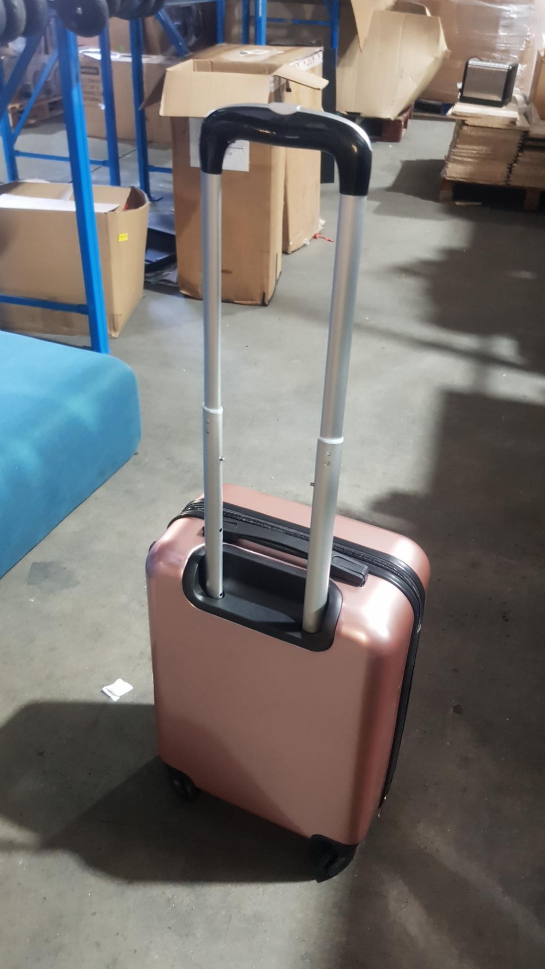 (1C). 2x Suitcase. 1x IT Blue Medium. 1x Rose Gold Cabin. - Image 6 of 8