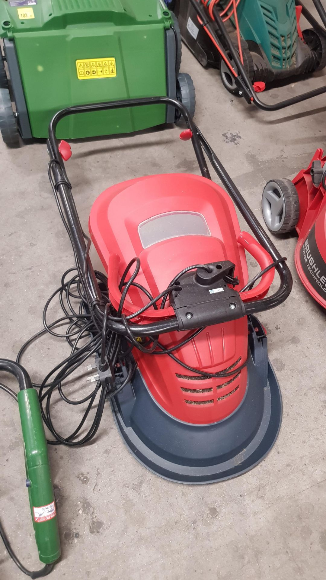 (B3C3D3) Approx 25x Mixed Lawnmower / Garden Items. To Include Powerbase, Ozito, Bosch & Sovereign. - Image 10 of 23