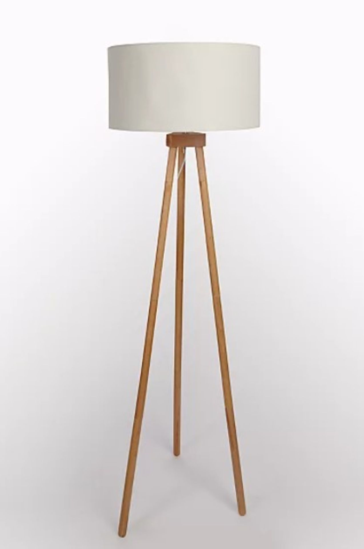 (6M) Lot RRP £129. 4x Lighting Items. 3x Tripod Wooden Floor Lamp Cream RRP £52 Each. 1x Tripod Flo - Image 2 of 8