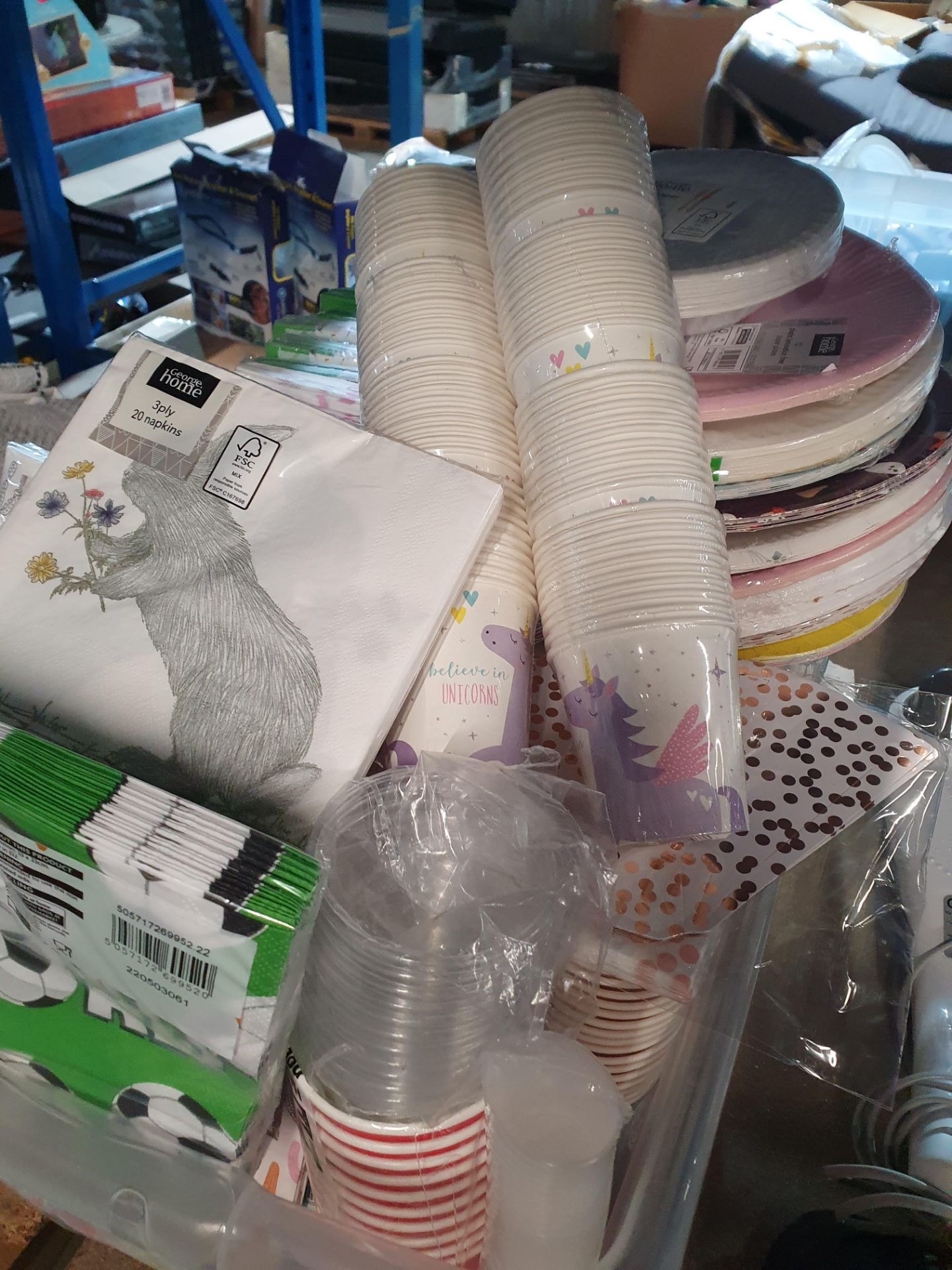 (R5) Large Qty Of Paper Plates, Napkins, Tea Towels. Kitchen Items. Swan Kettle. Water Boiler - Image 2 of 6