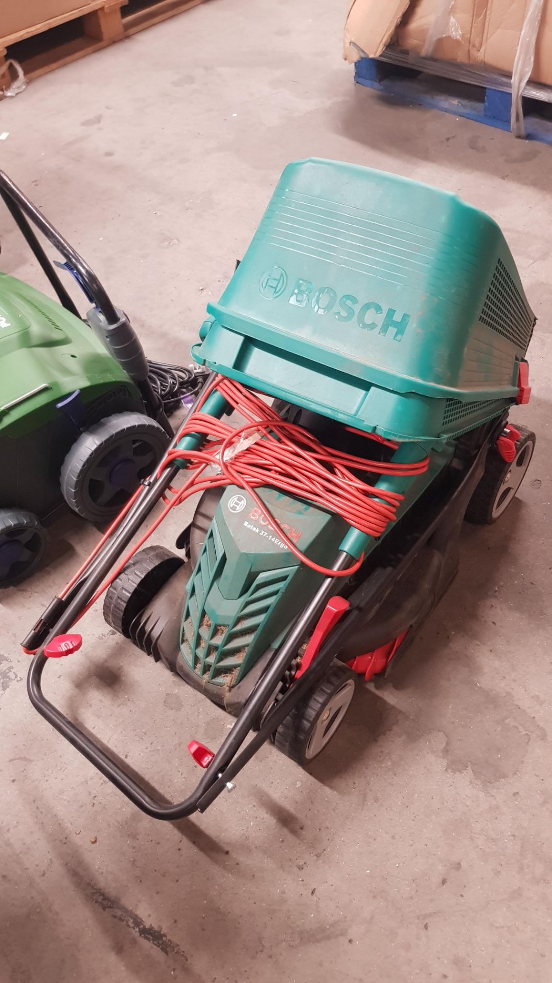 (B3C3D3) Approx 25x Mixed Lawnmower / Garden Items. To Include Powerbase, Ozito, Bosch & Sovereign. - Image 12 of 23