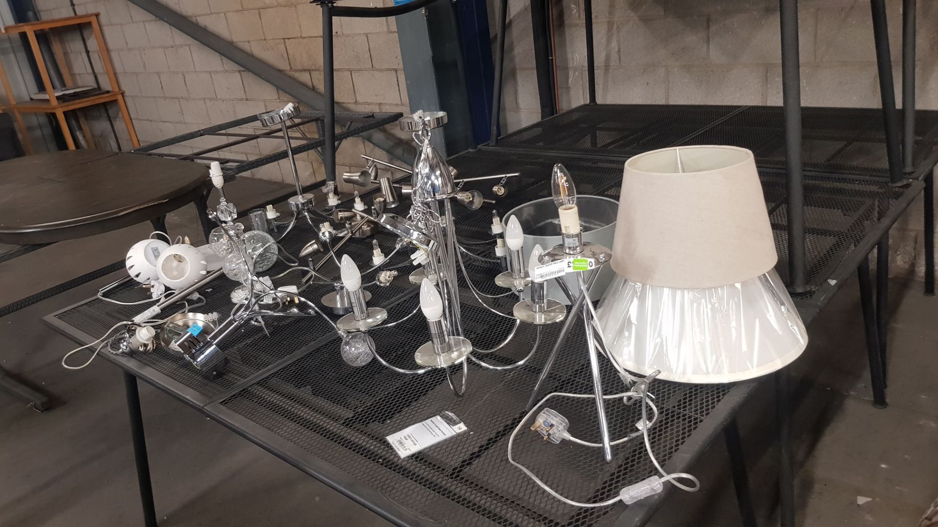 (6D) Approx 16x Mixed Lighting Items To Include Hendrix 5 Light Glass Pendant. (See Photos For Lot - Image 3 of 13