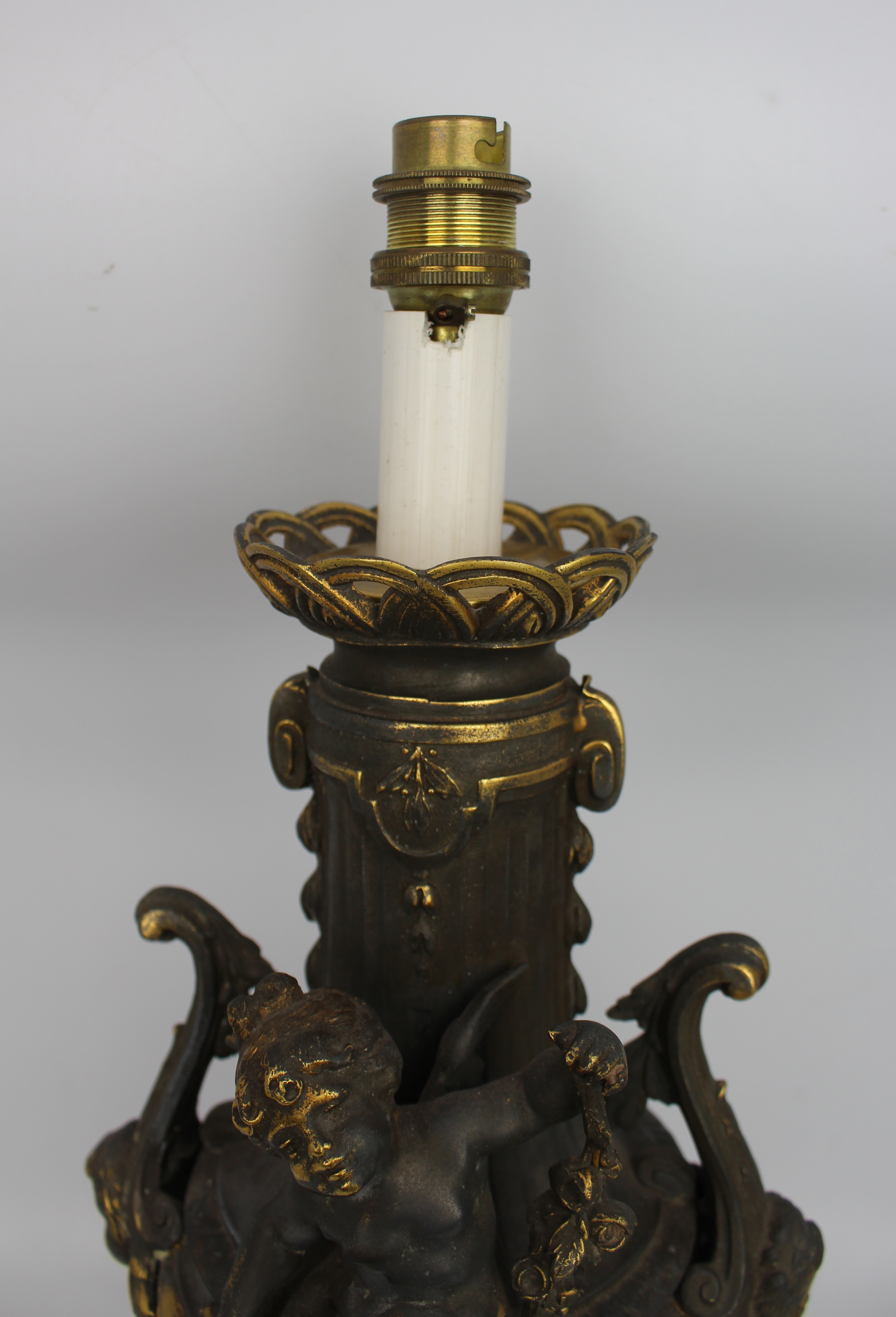 Vintage Brass Cherub Onyx Table Lamp - Image 2 of 3