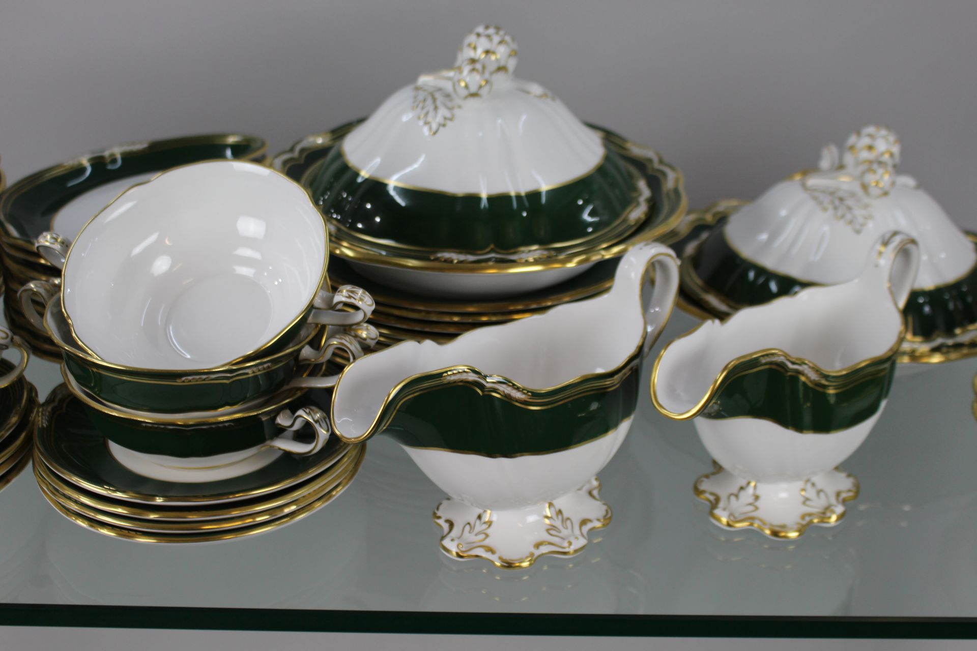 Fine Spode Harrogate Bone China Dinner Service - Image 5 of 10