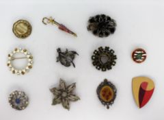 Set of 11 Vintage Brooches