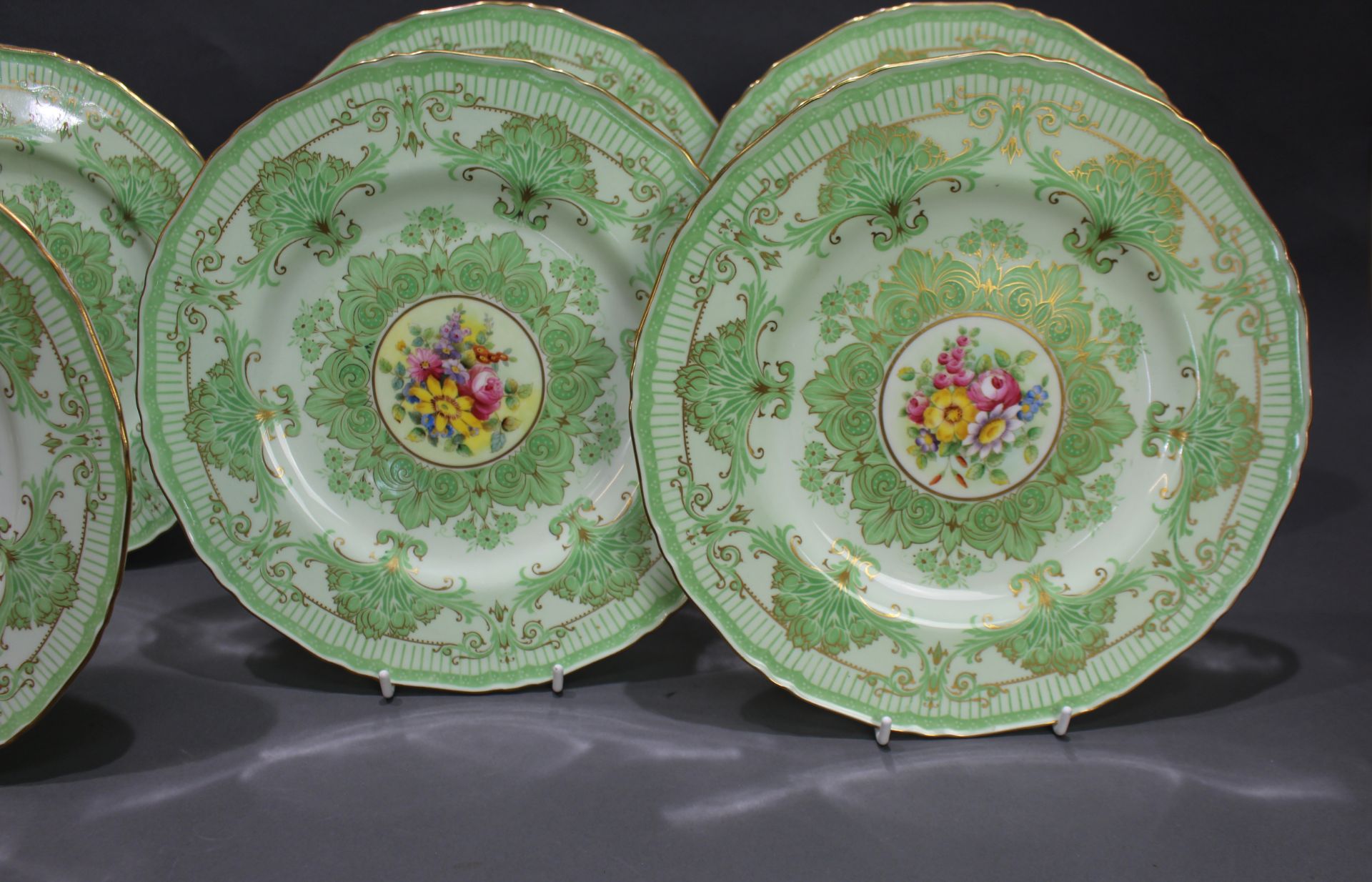 Set of 8 Hand Decorated Royal Worcester Cabinet Plates 1933 - Image 3 of 4
