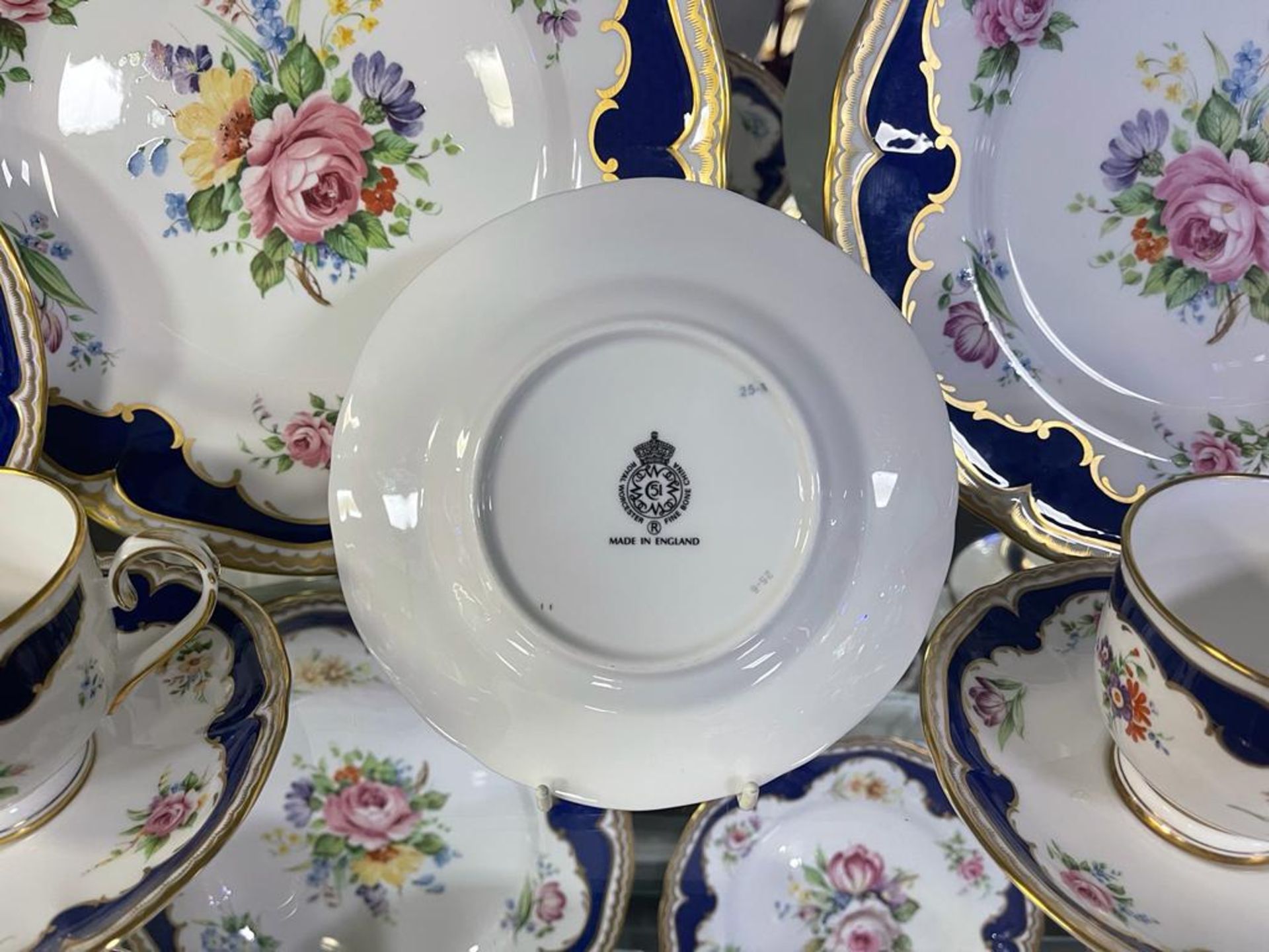 Royal Worcester Charlotte Dinner Service 70 Pieces - Image 6 of 9