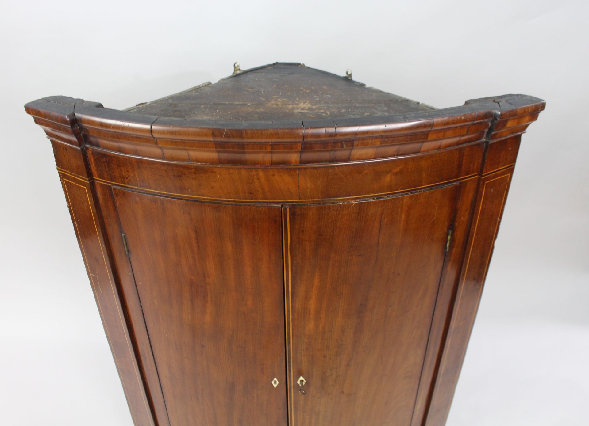 Georgian Bow Fronted Mahogany Wall Hanging Corner Cabinet - Image 2 of 5